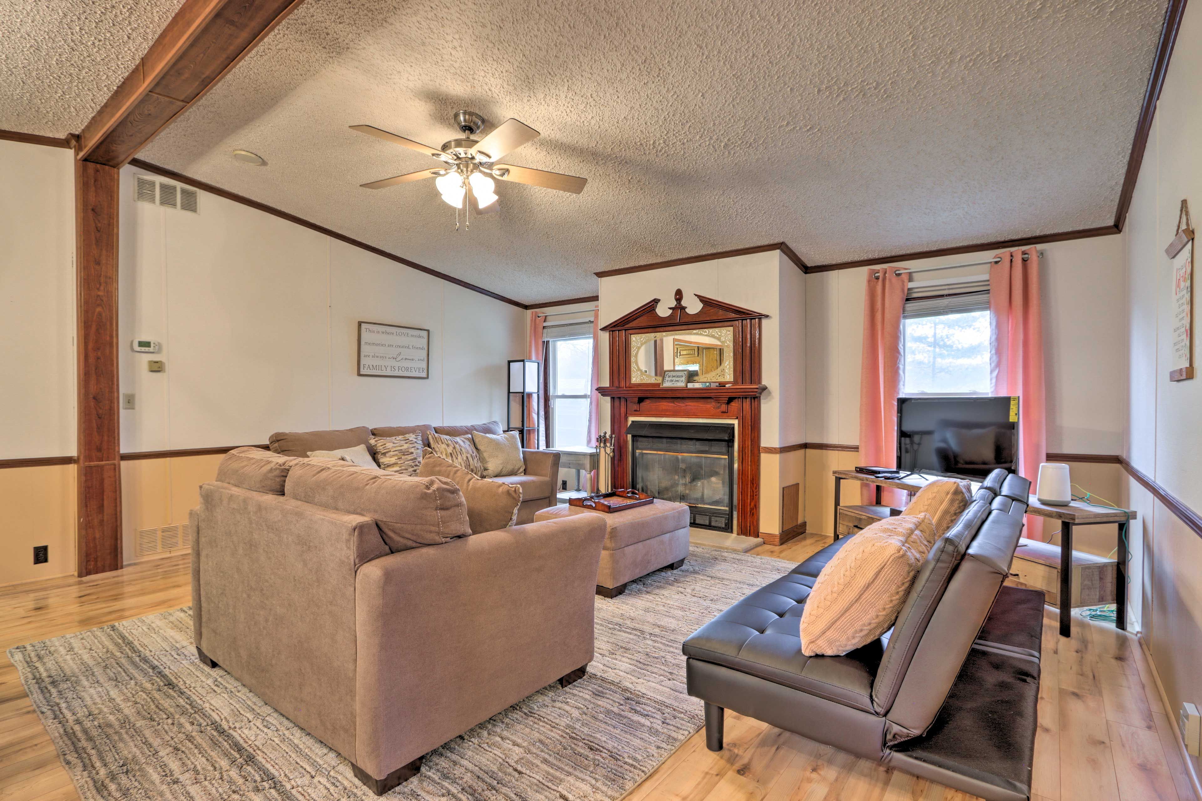 Living Room | Futon