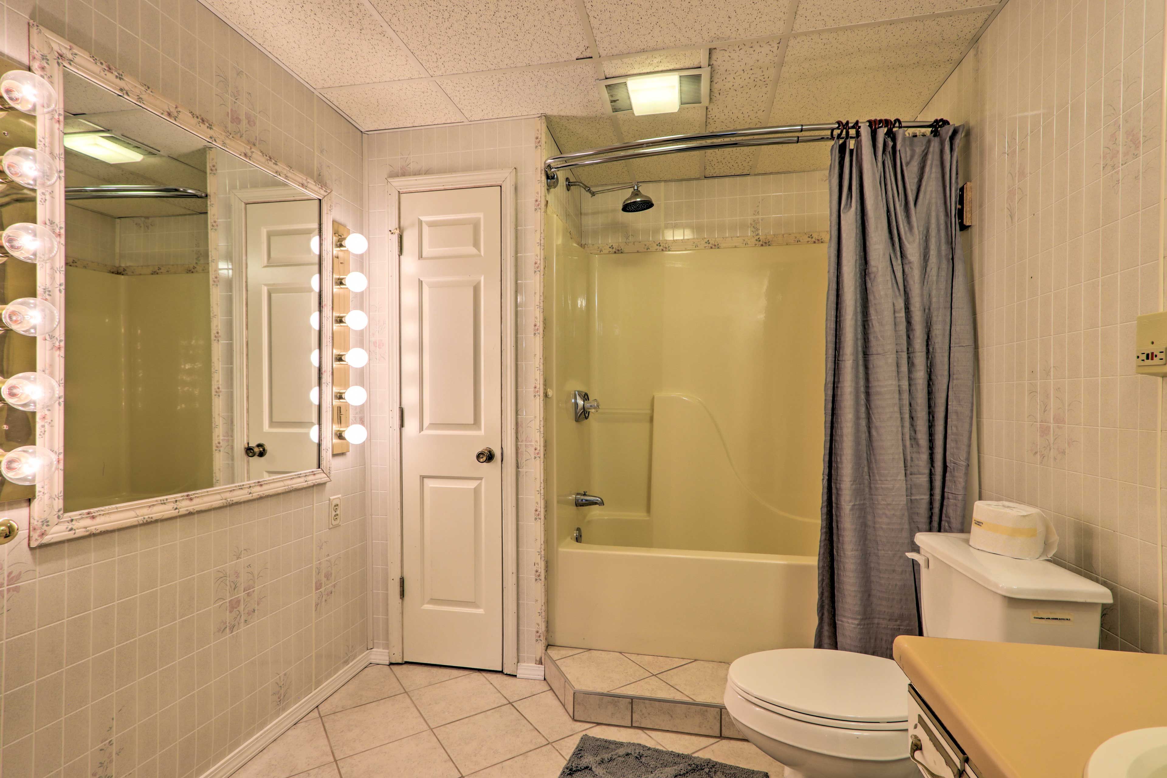 Full Bathroom