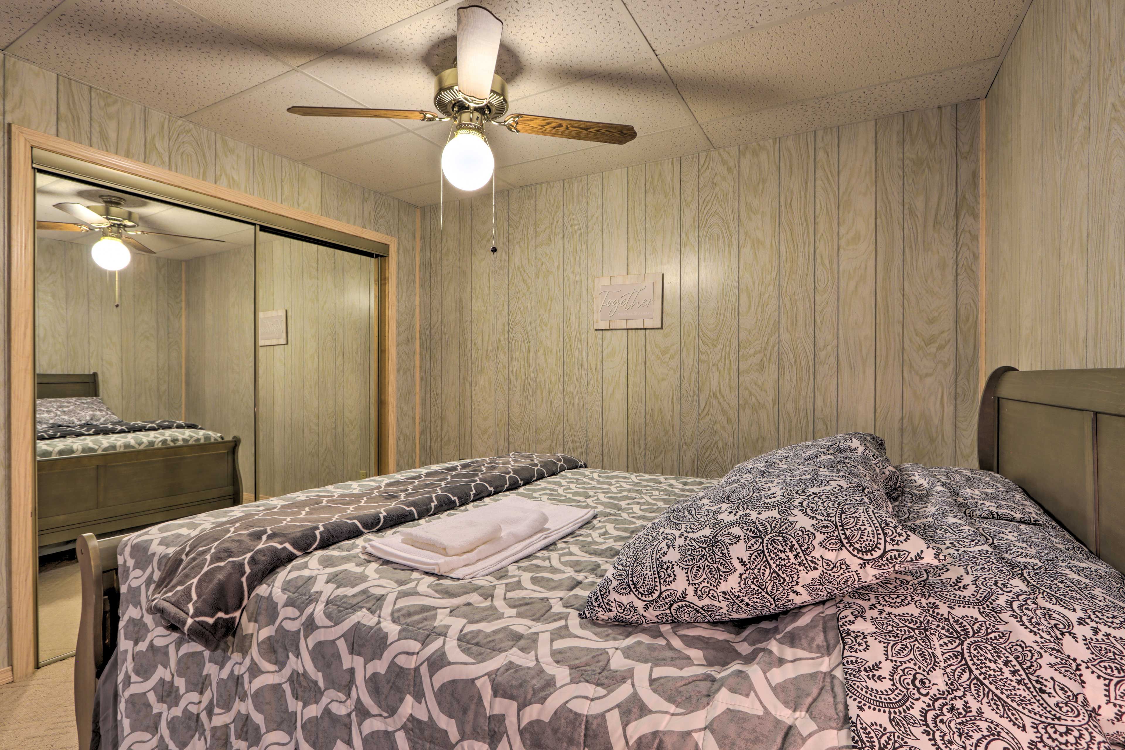 Bedroom 1 | Linens & Towels