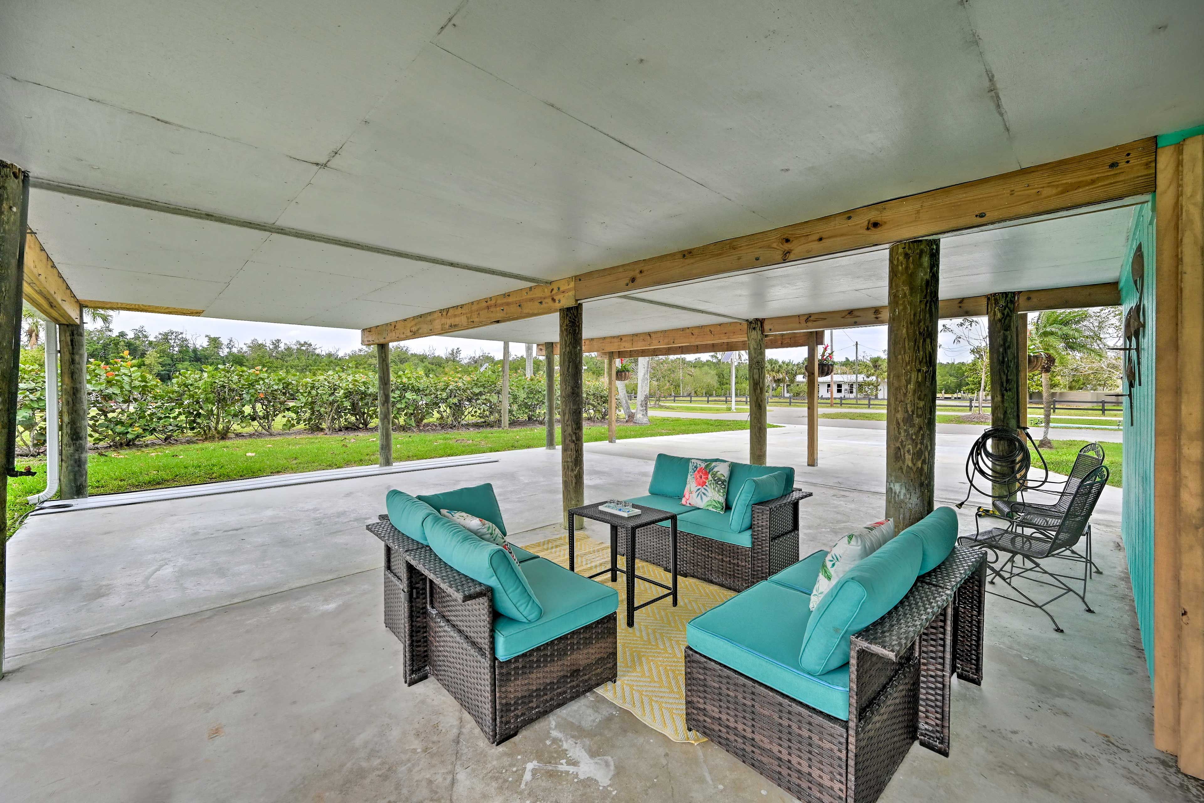 Covered Patio | Lounge Furniture | Boat Slip Nearby