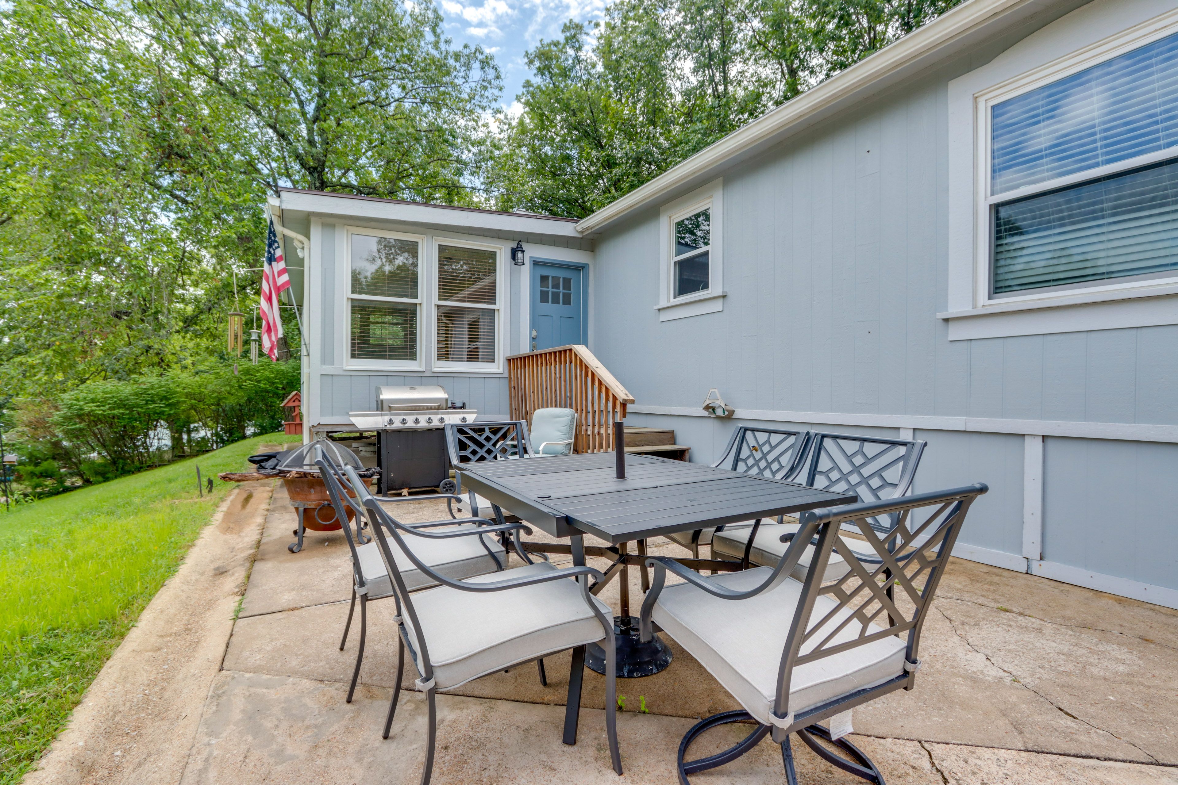 Furnished Patio | Gas Grill