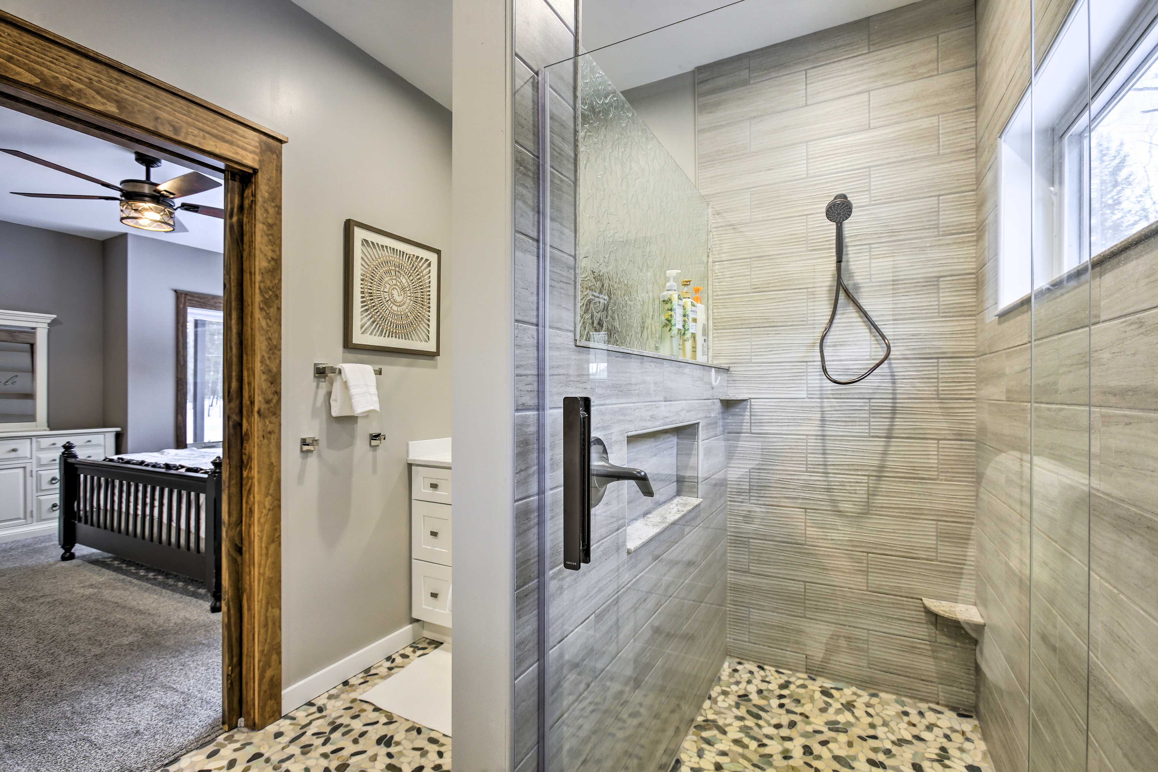 En-Suite Bathroom | Towels Provided | Hair Dryer