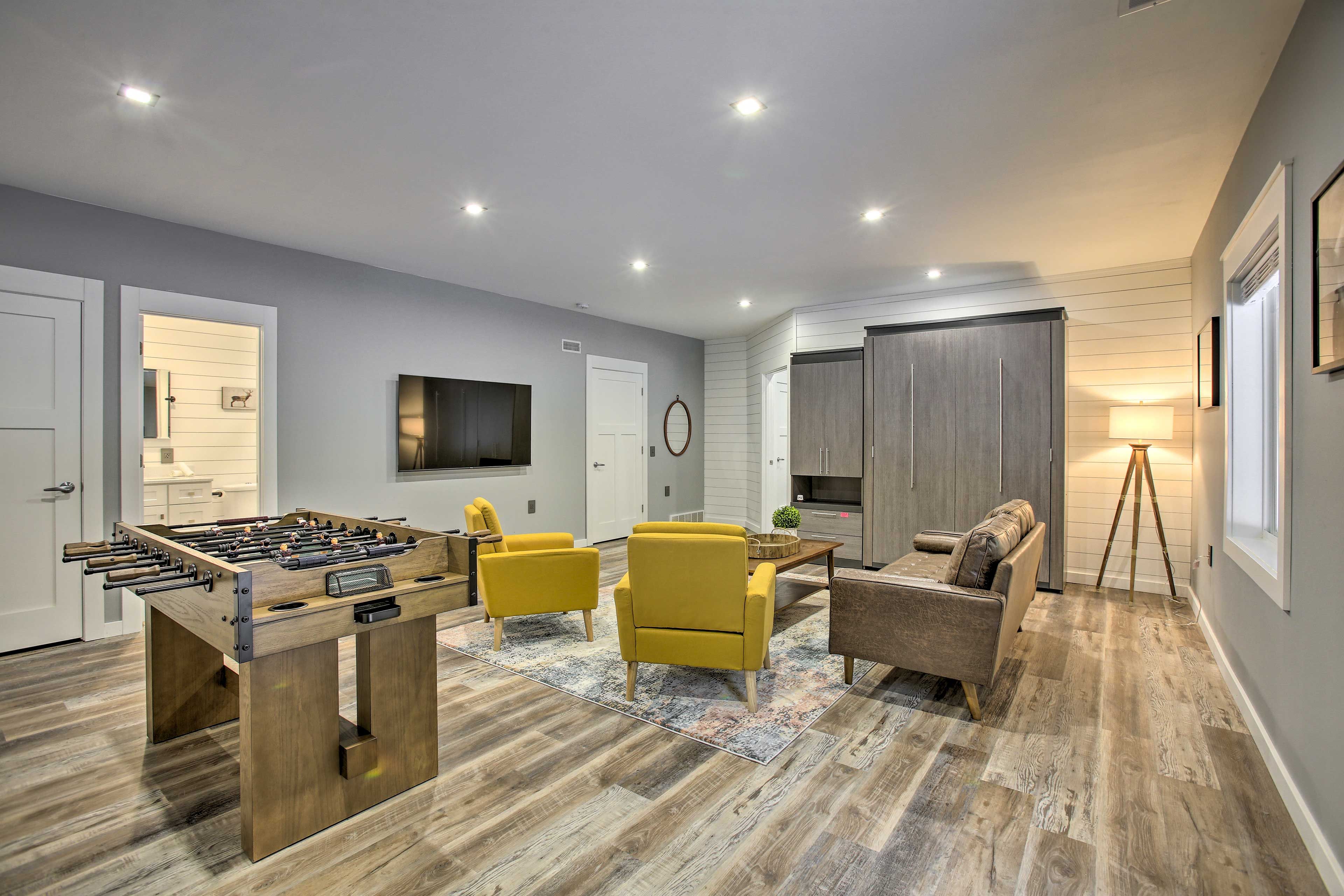 Bedroom 3 (Game Room) | Lower Level | Smart TV