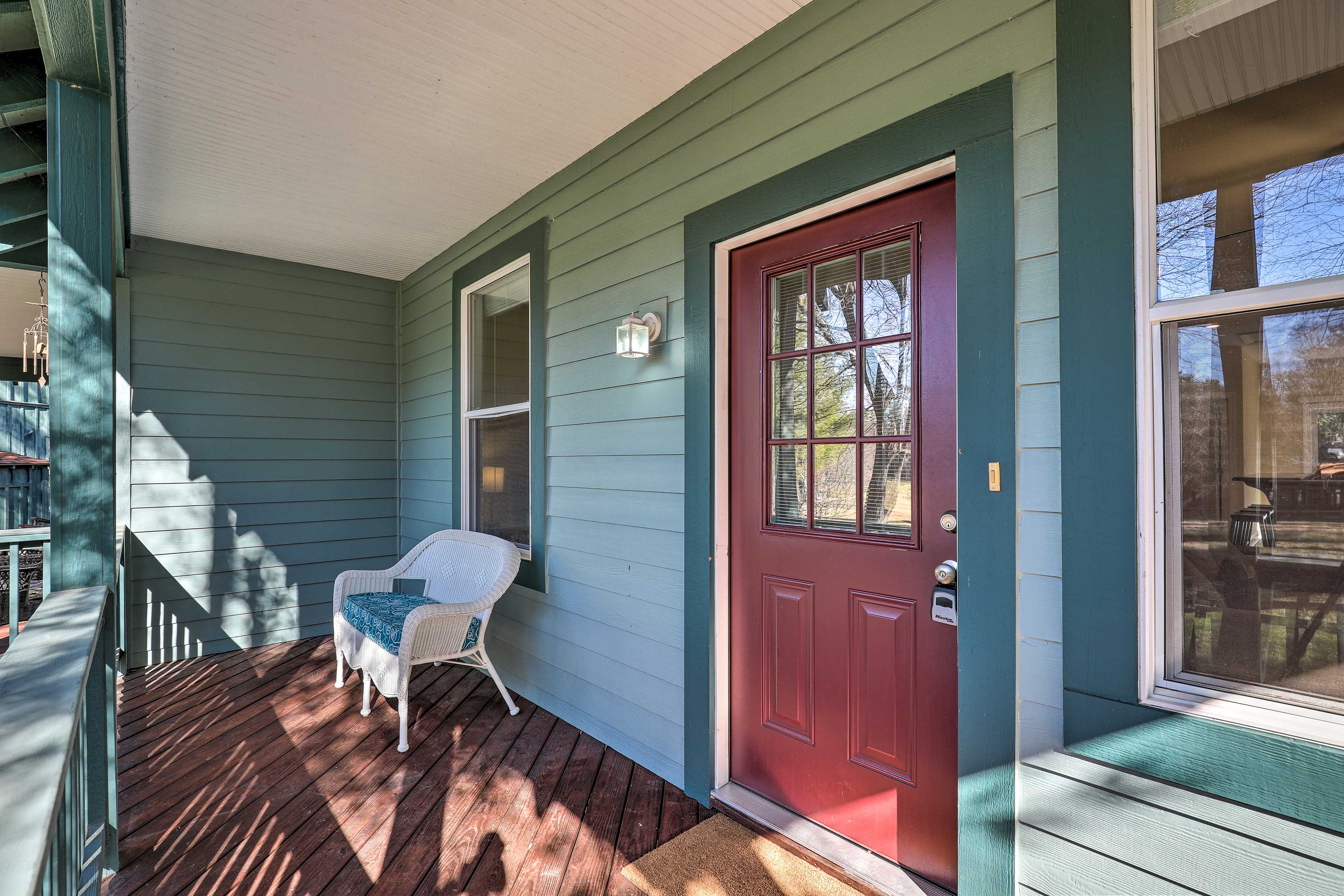 Covered Porch | Rocking Trail