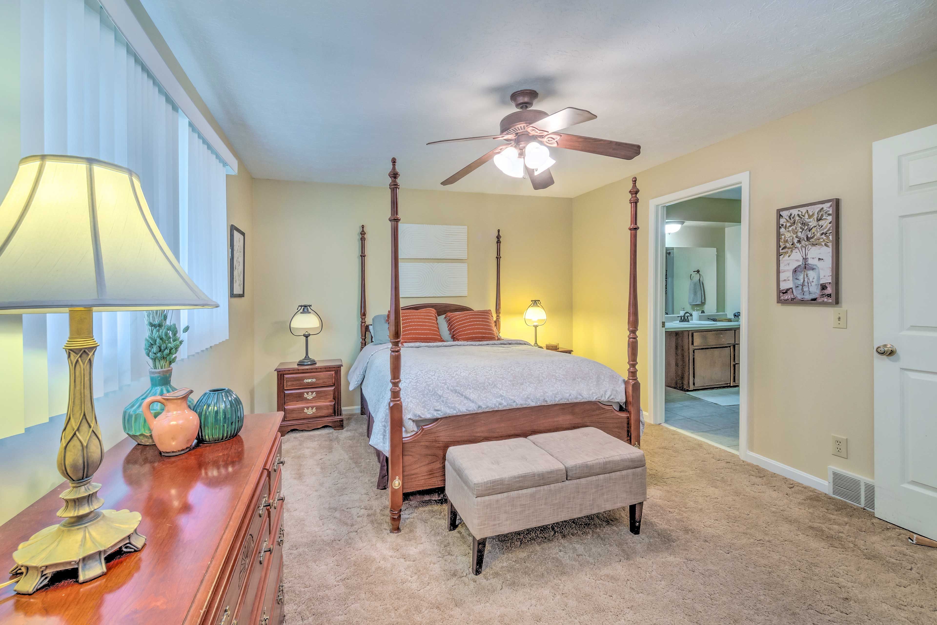 Bedroom 1 | Queen Bed | Main Floor | Stairs Required