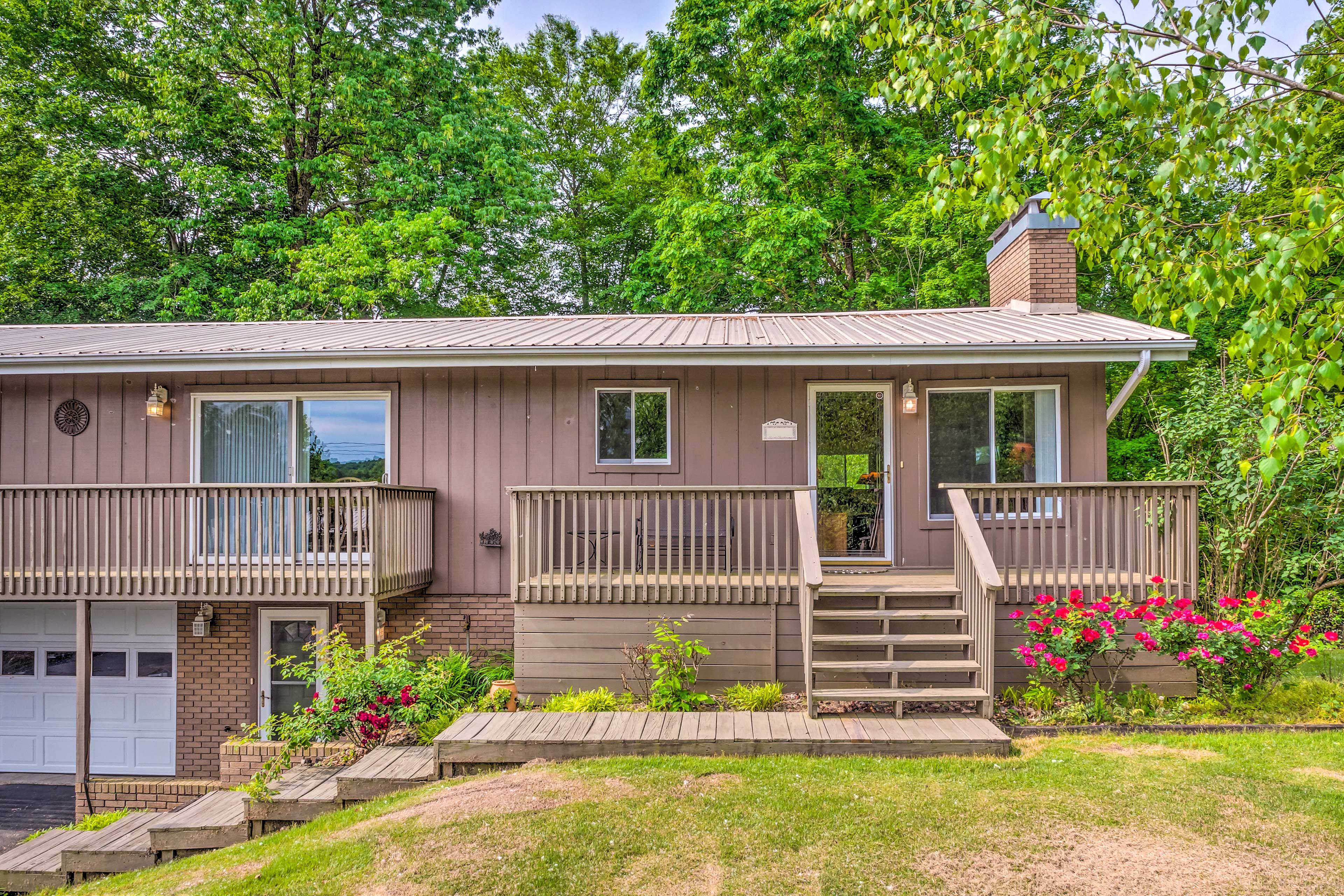 Home Exterior | Parking | Driveway (4 Vehicles)