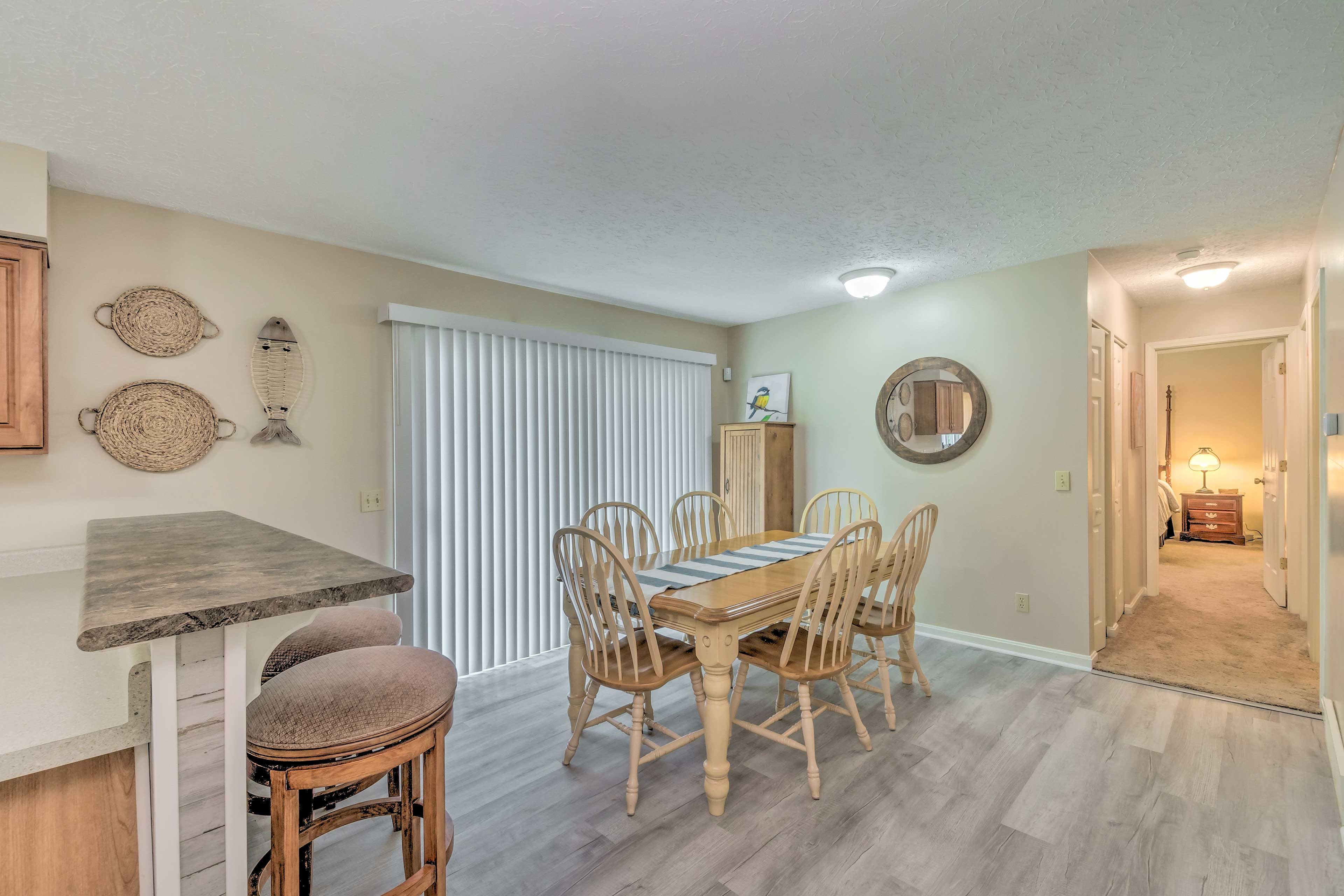 Dining Room | Main Floor | Wireless Internet | Coffee Maker | Cooking Basics