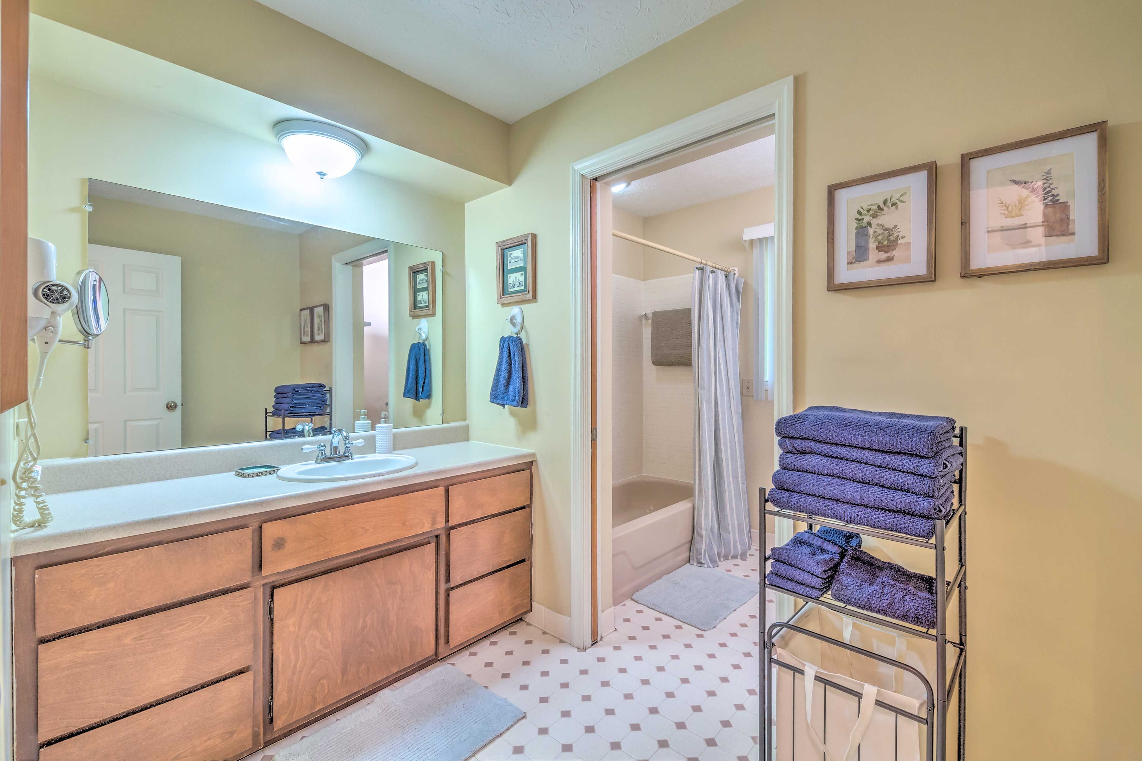 Full Bathroom | Main Floor | Hair Dryer