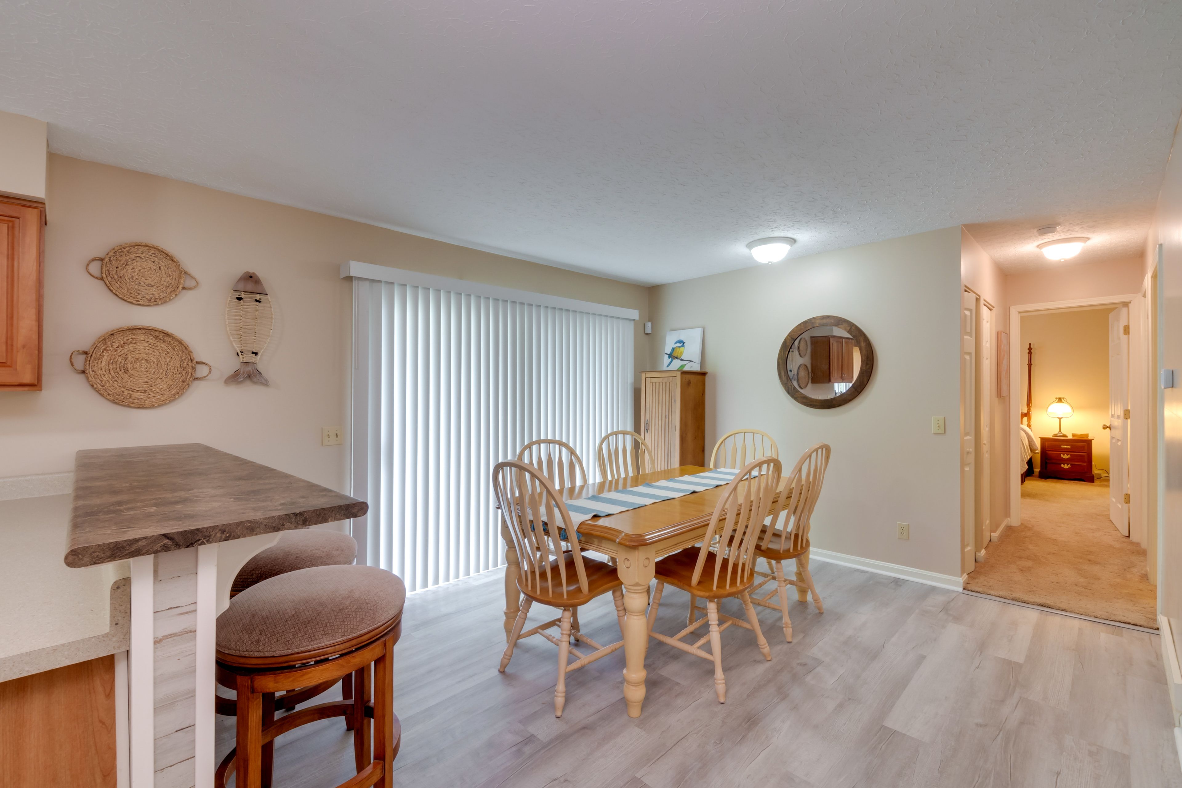 Dining Room | Main Floor | Wireless Internet | Coffee Maker | Cooking Basics