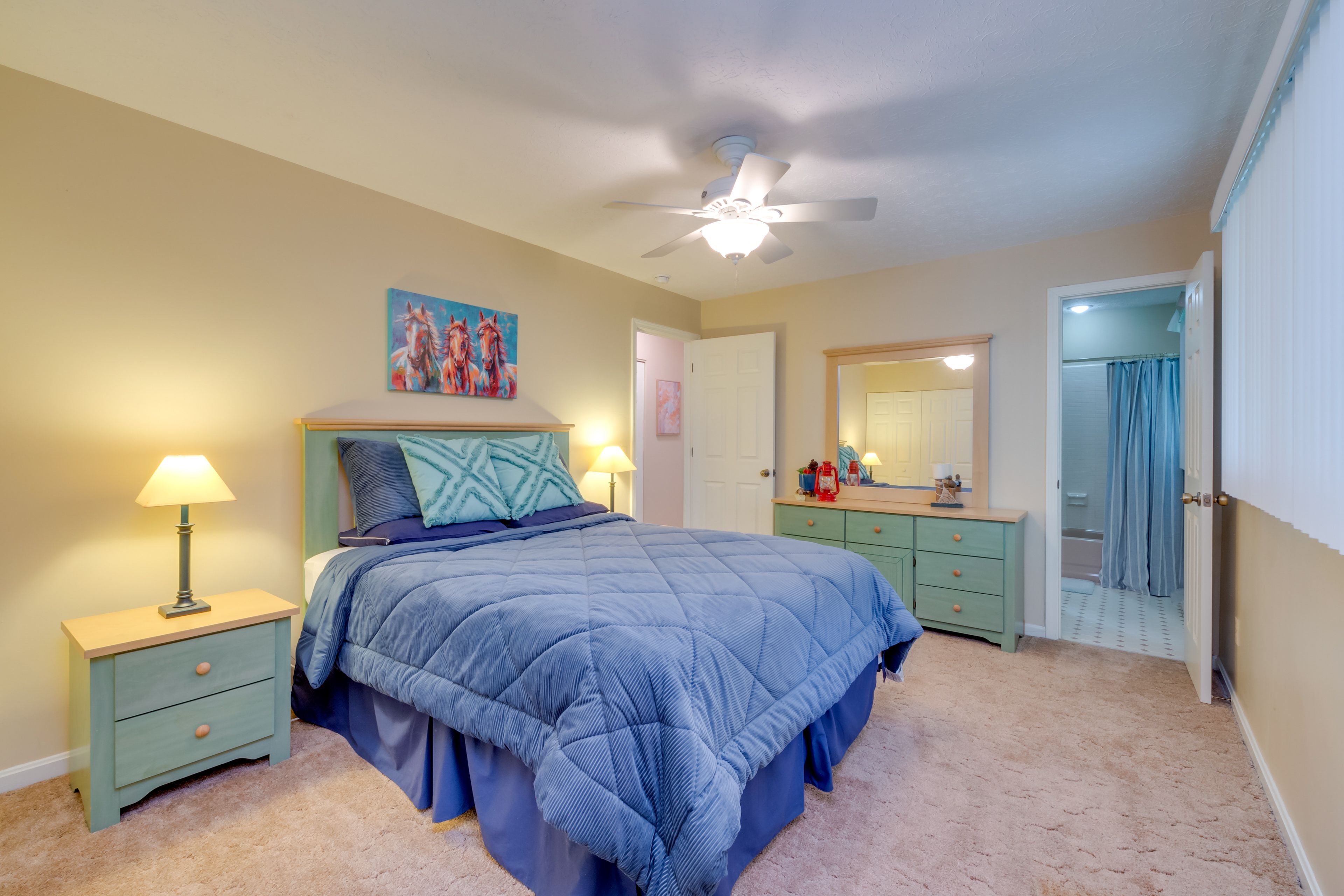 Bedroom 2 | Queen Bed | Main Floor | Linens Provided