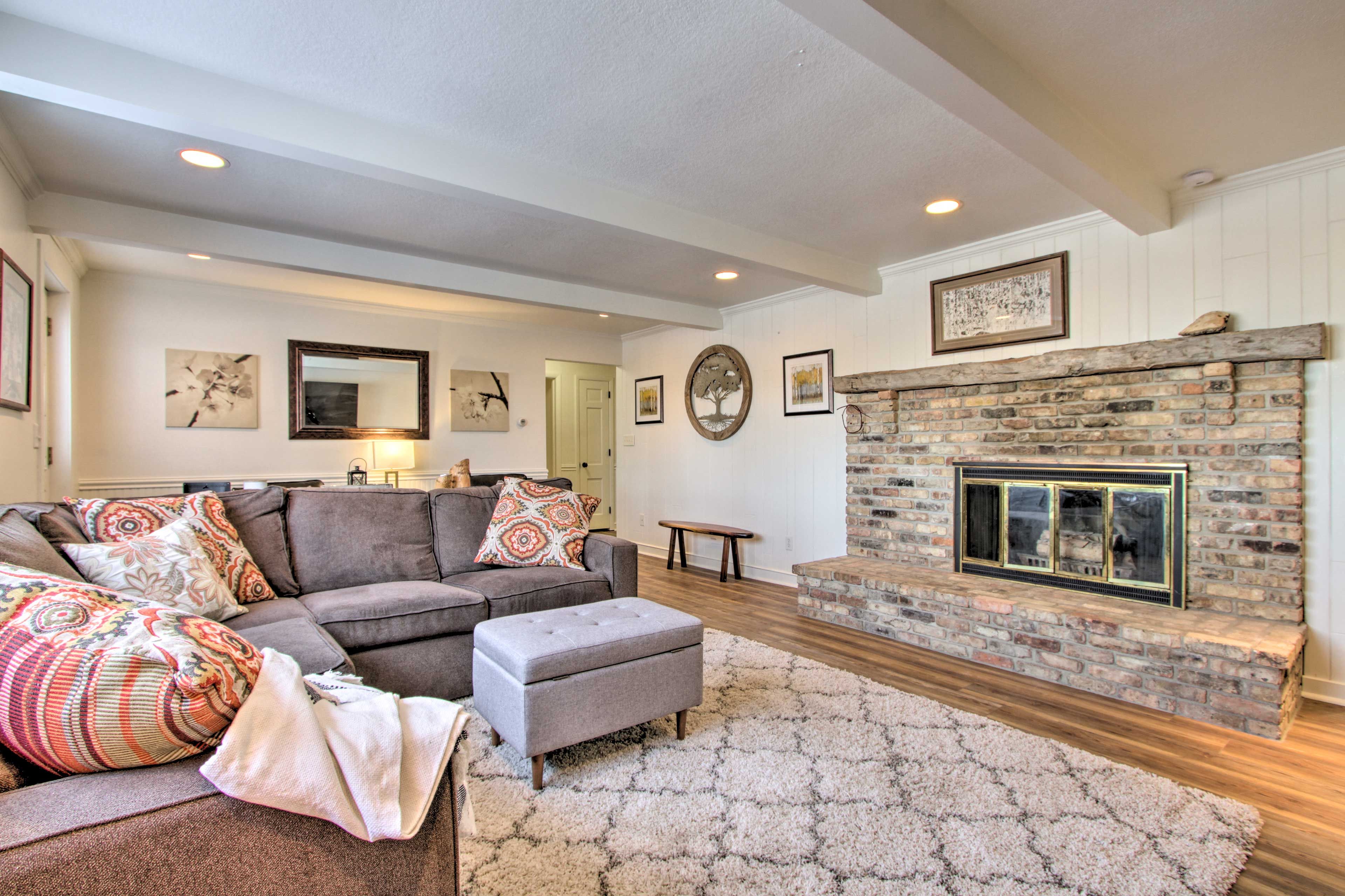 Rochester Vacation Rental | 2BR | 1BA | Stairs Required | 1,800 Sq Ft