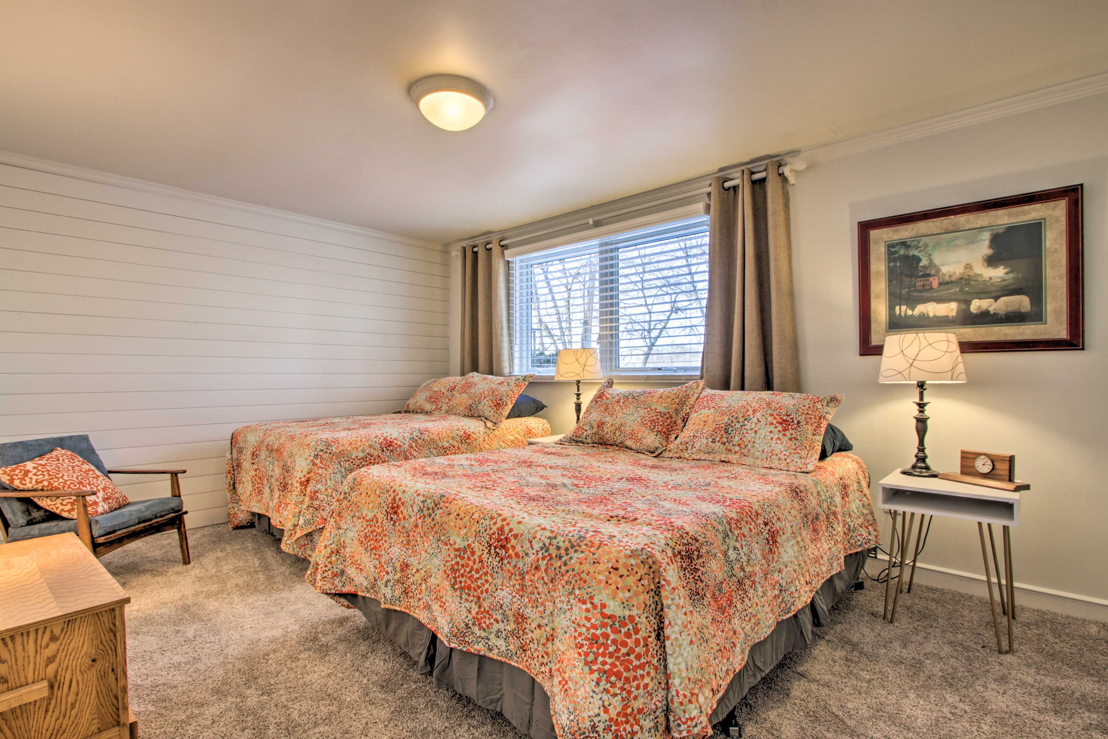 Bedroom 2 | Queen Bed, Full Bed