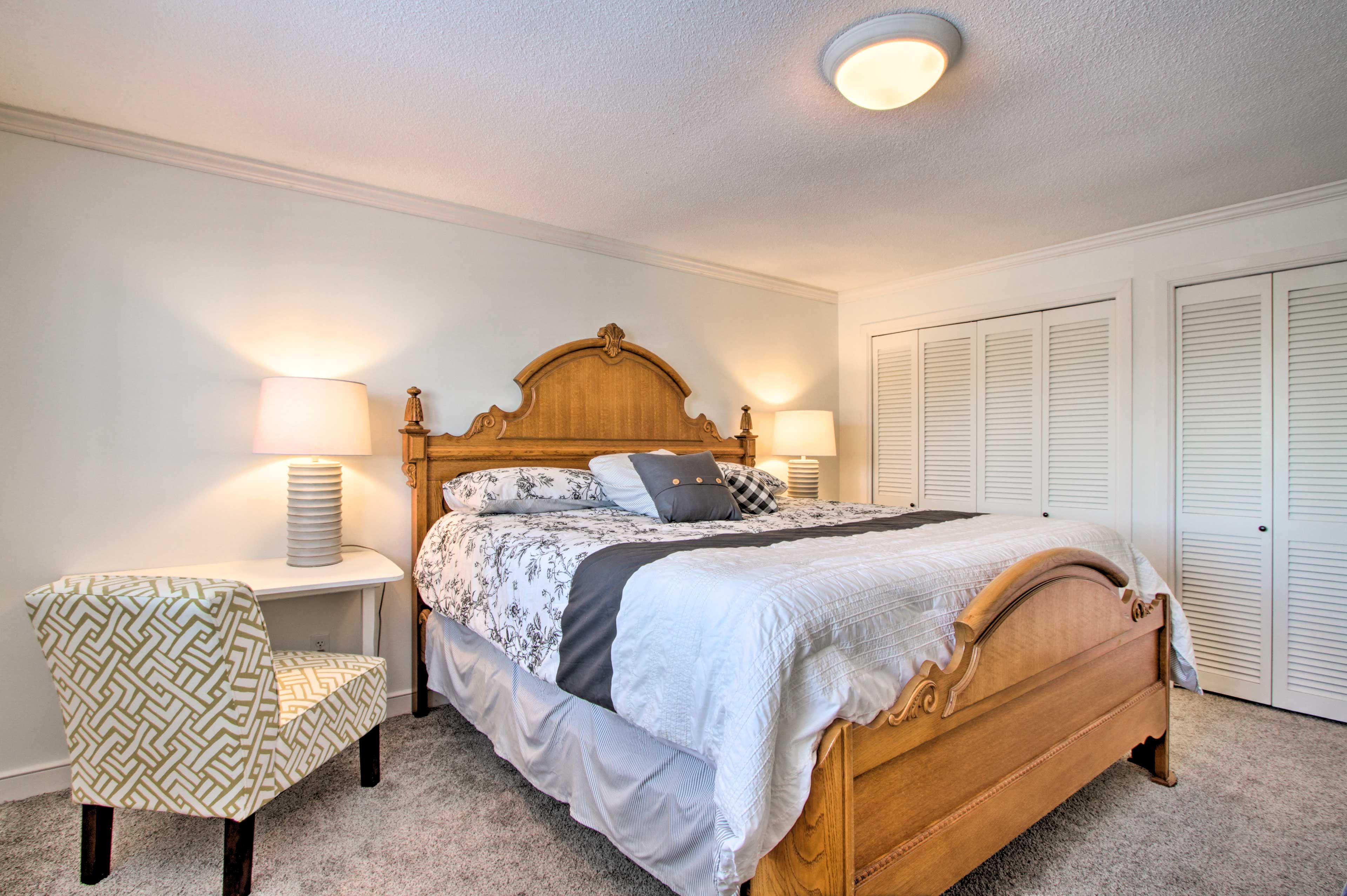 Bedroom 1 | Linens Provided