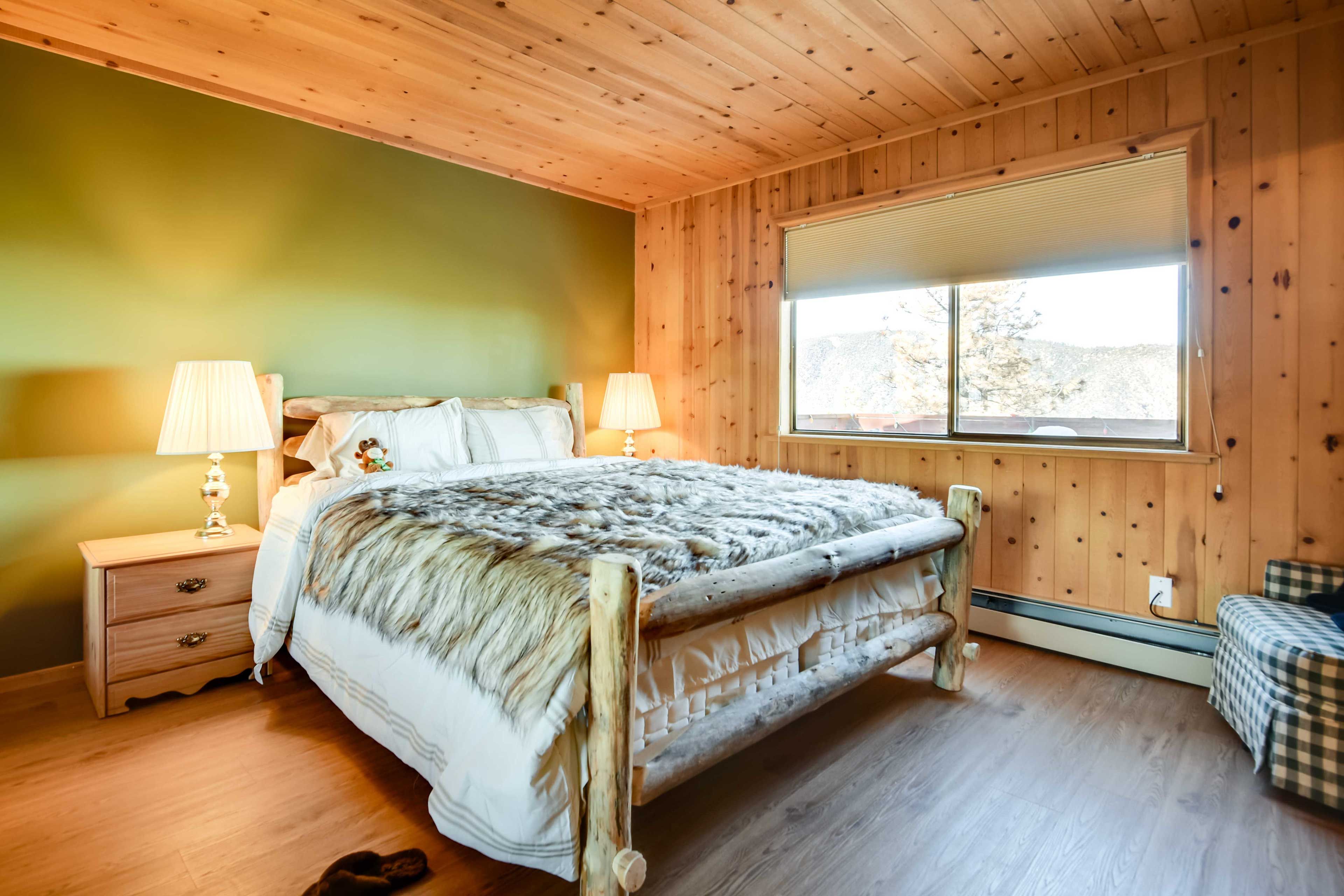 Bedroom 1 | King Bed | Linens Provided