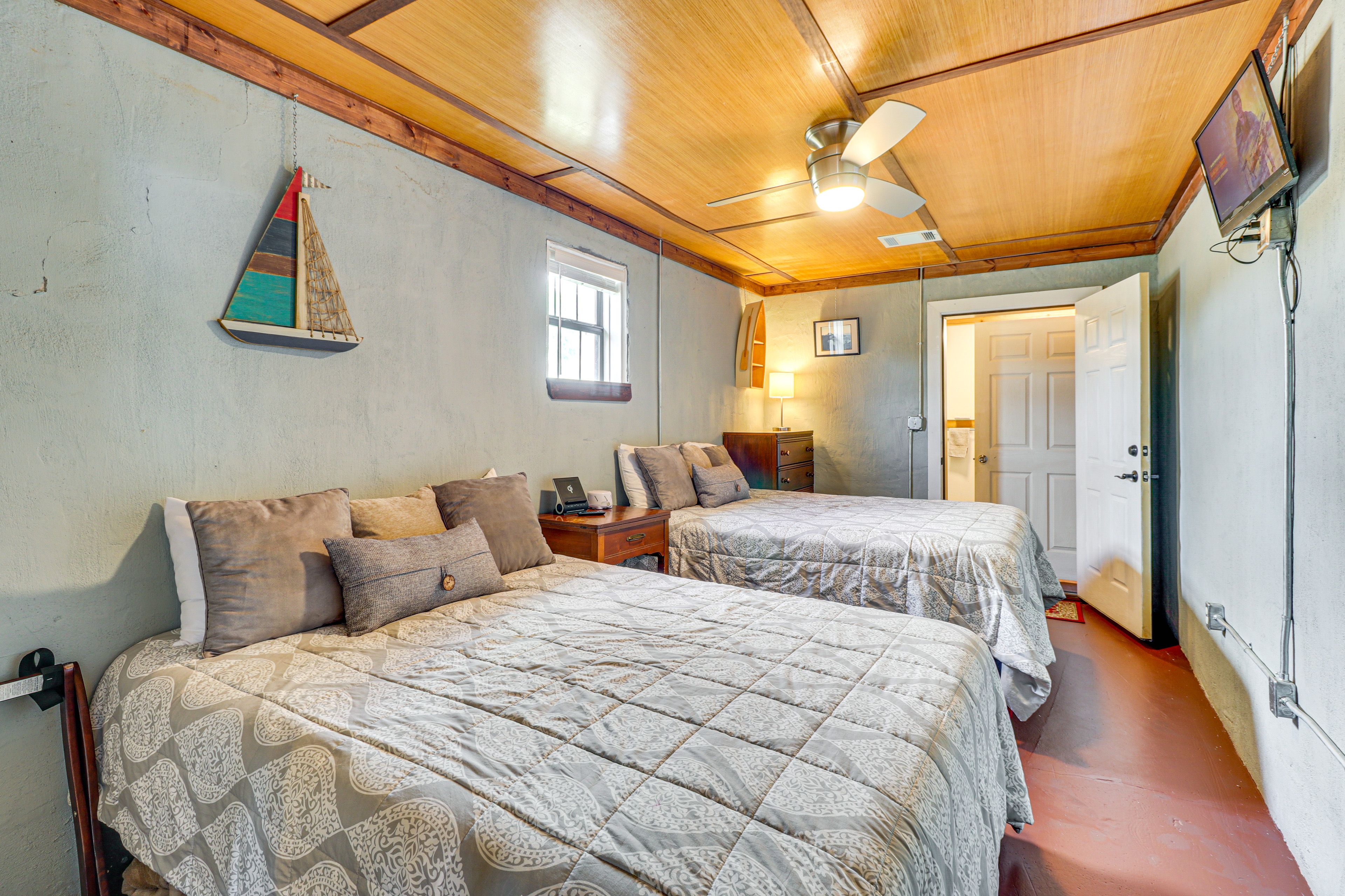 Bedroom 2 | 2 Queen Beds