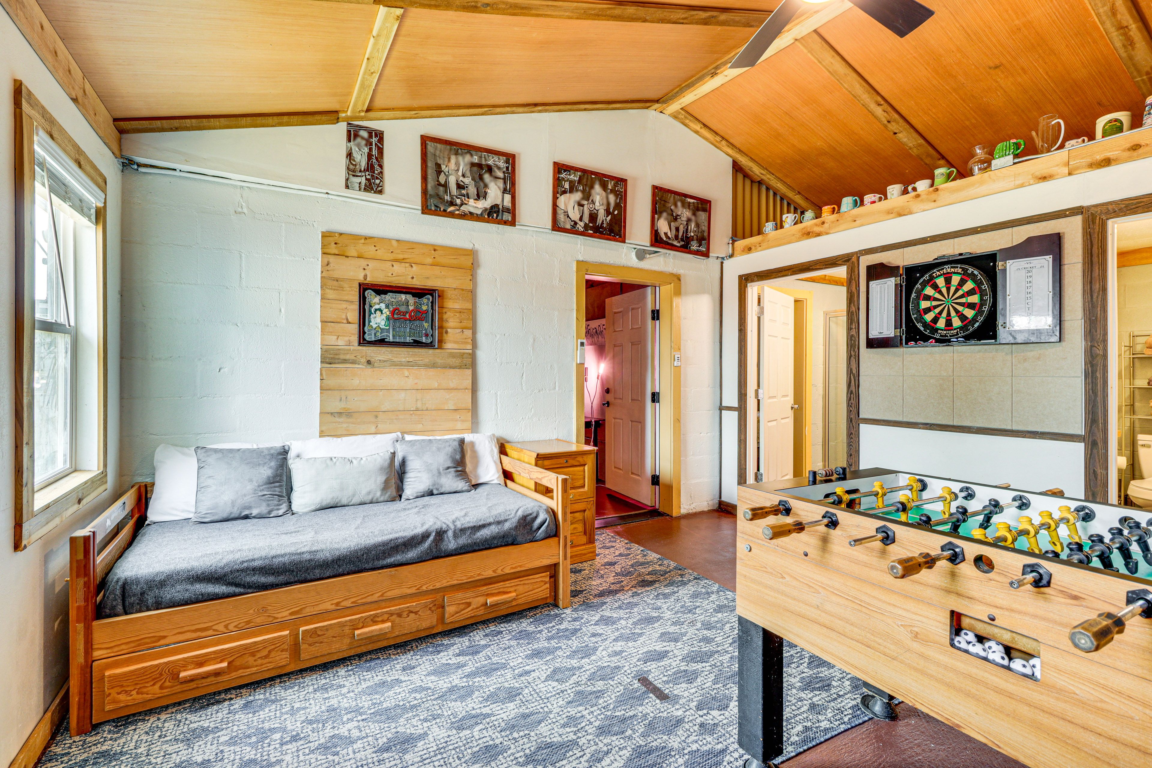 Game Room | Twin Bed w/ Twin Trundle