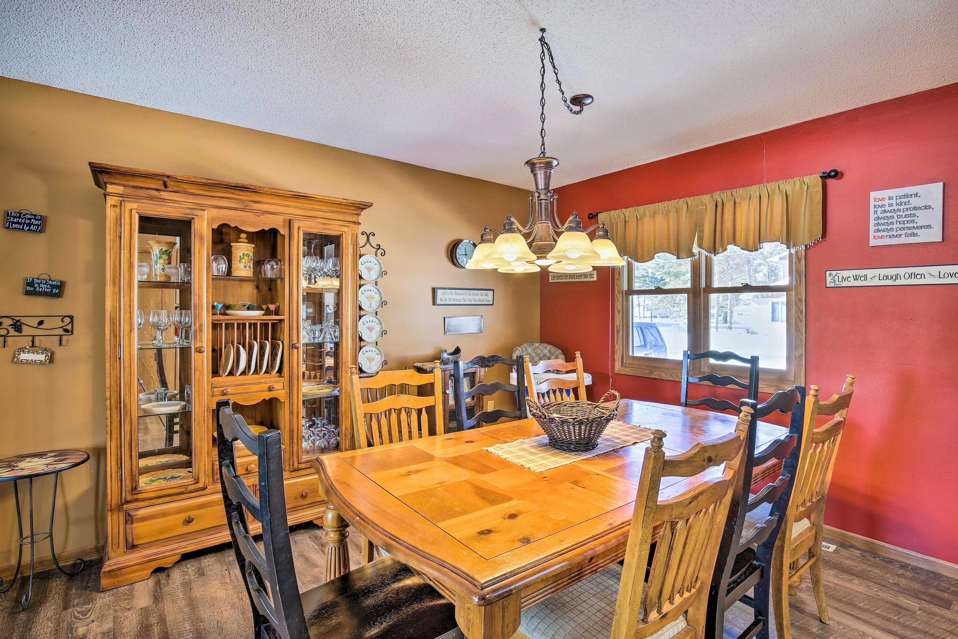 Dining Room | Main Level