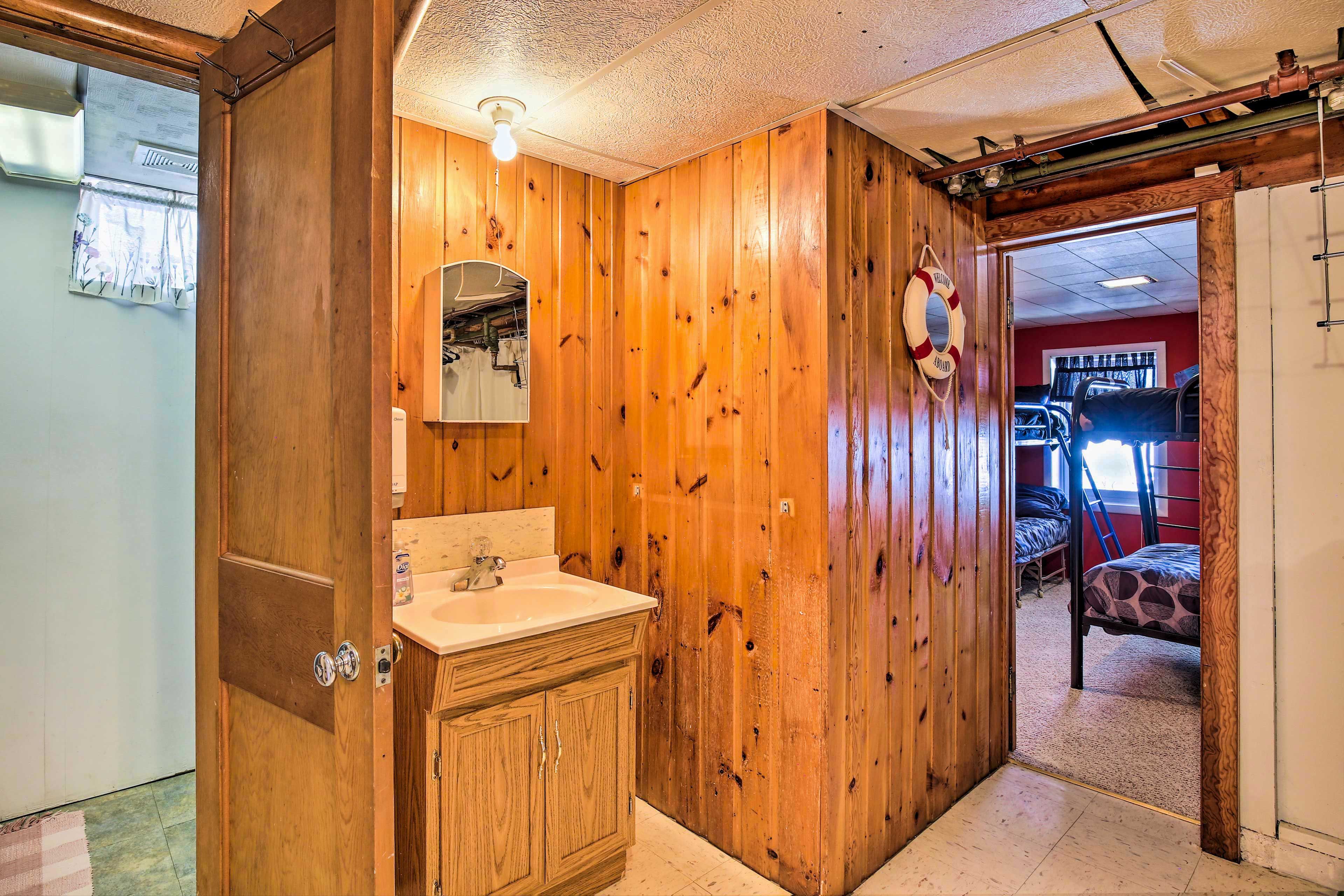 Full Bathroom | Lower Level | Access via Bedroom 3