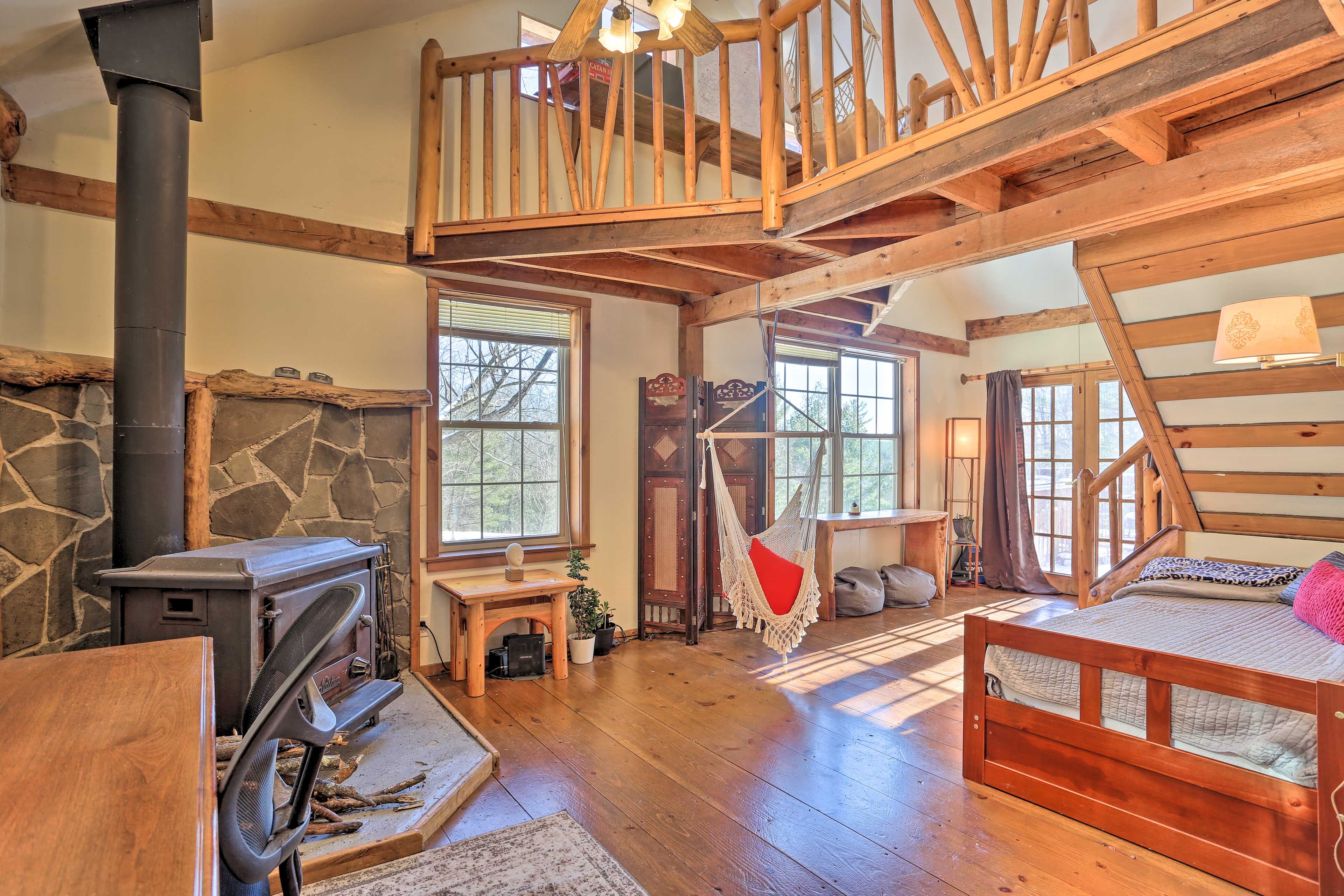 Olivebridge Vacation Rental | 2BR | 1BA | 2 Stories | Step-Free Entry