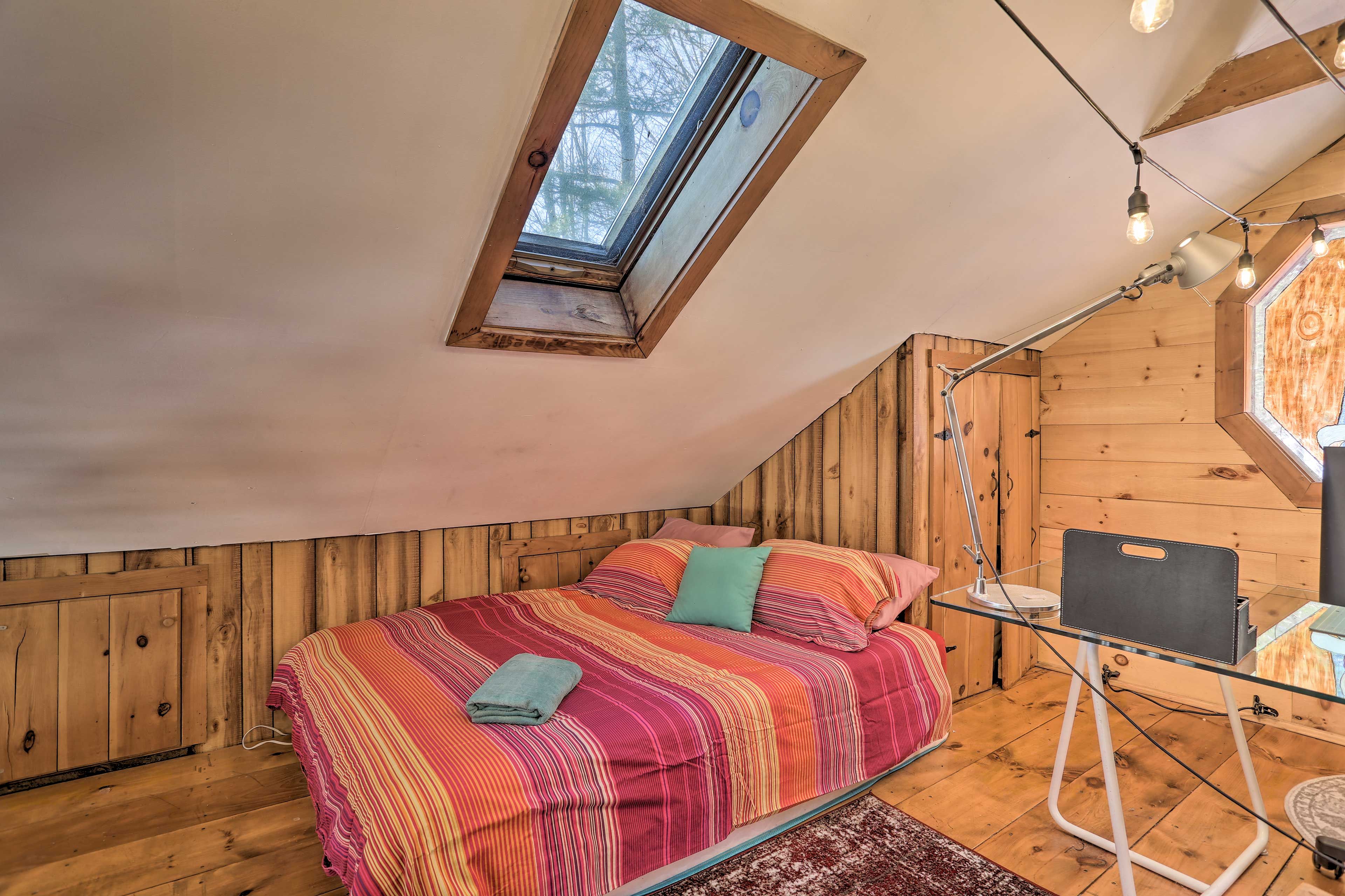 Bedroom 2 (Loft)