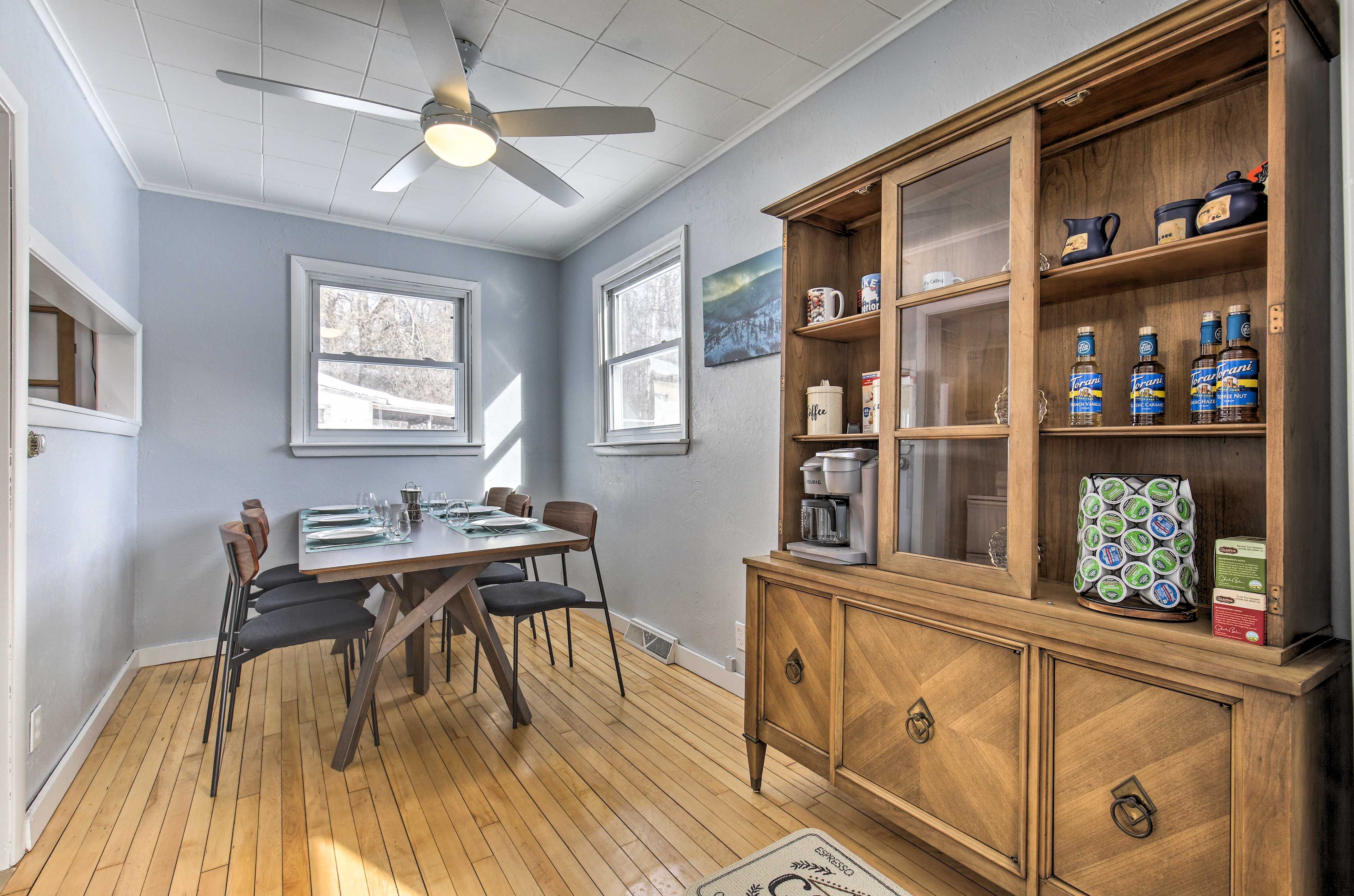 Dining Room | Pet Friendly w/ Fee | Recently Renovated