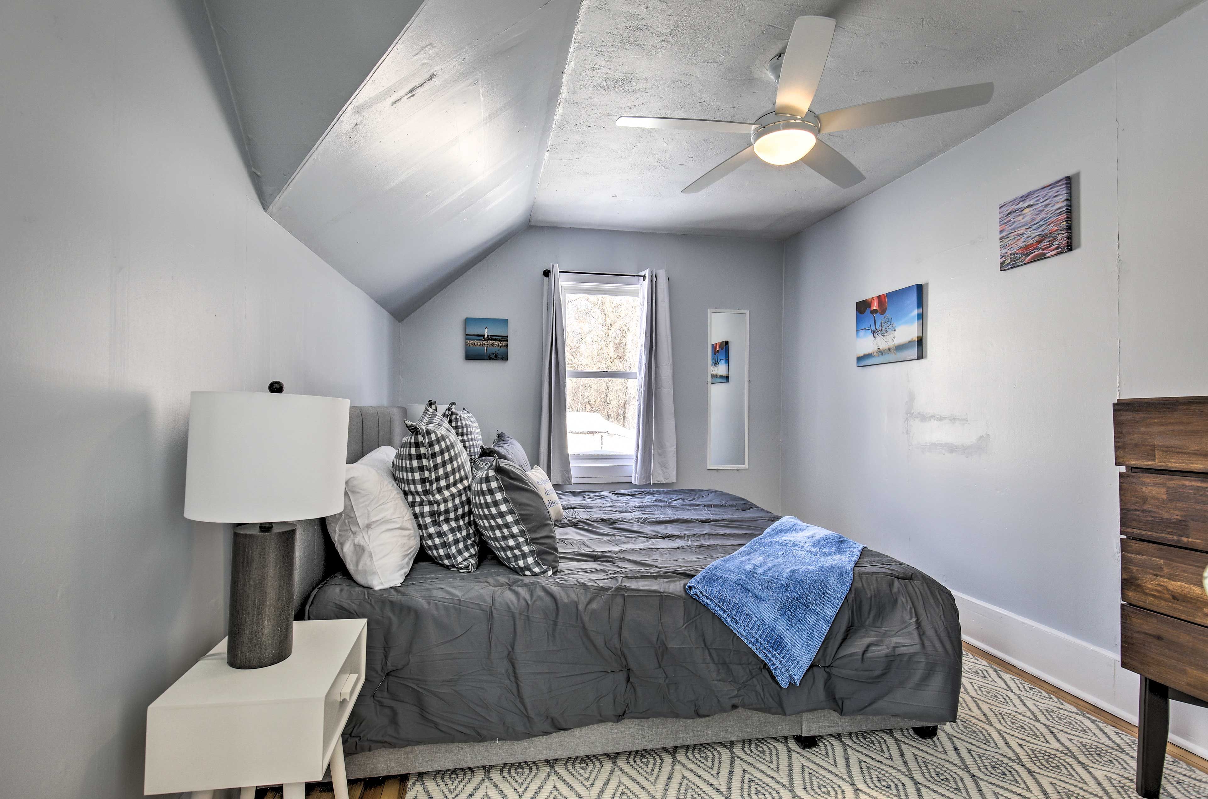 Bedroom 2 | 2nd Floor | King Bed