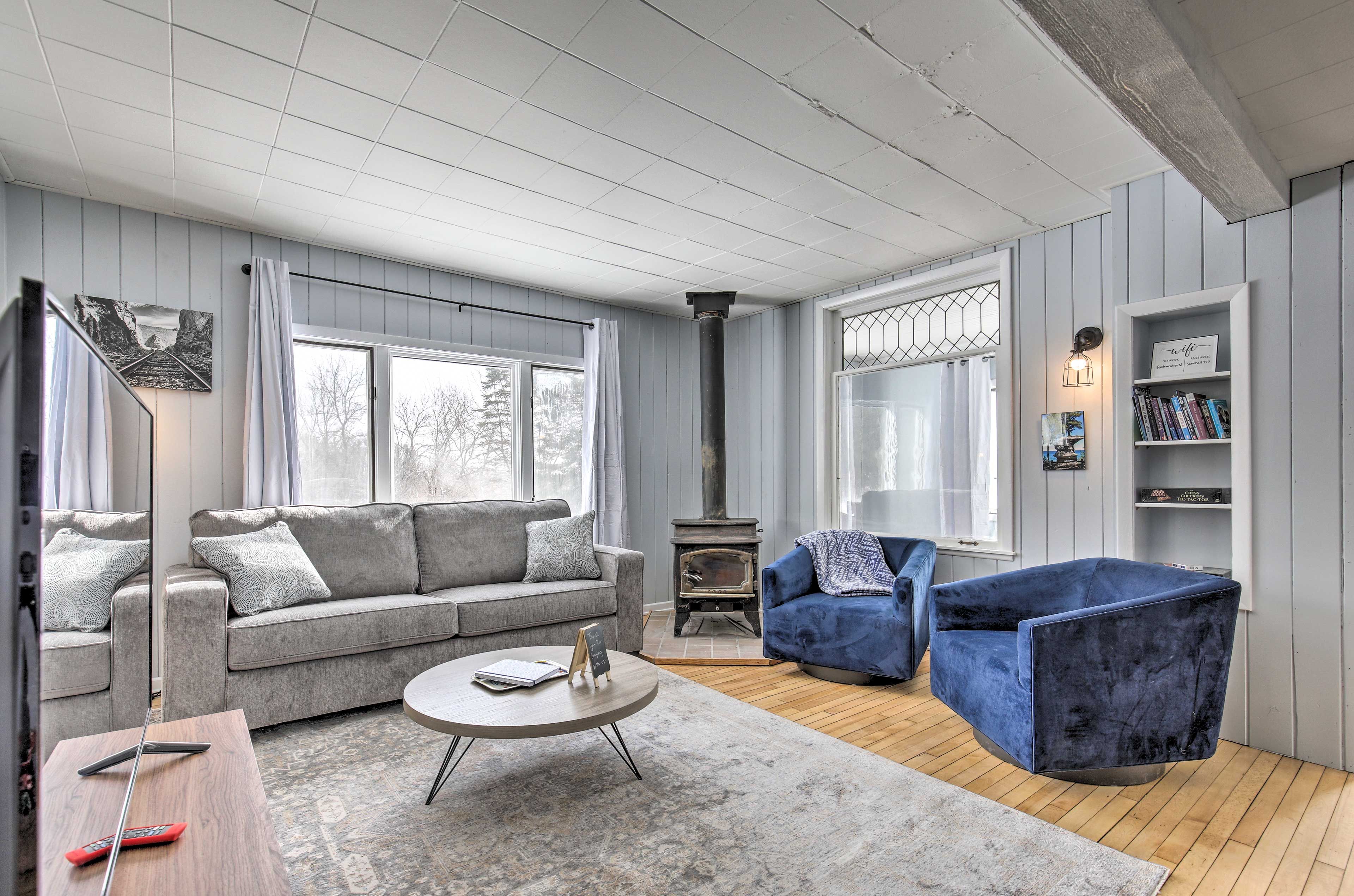 Living Room | Free WiFi