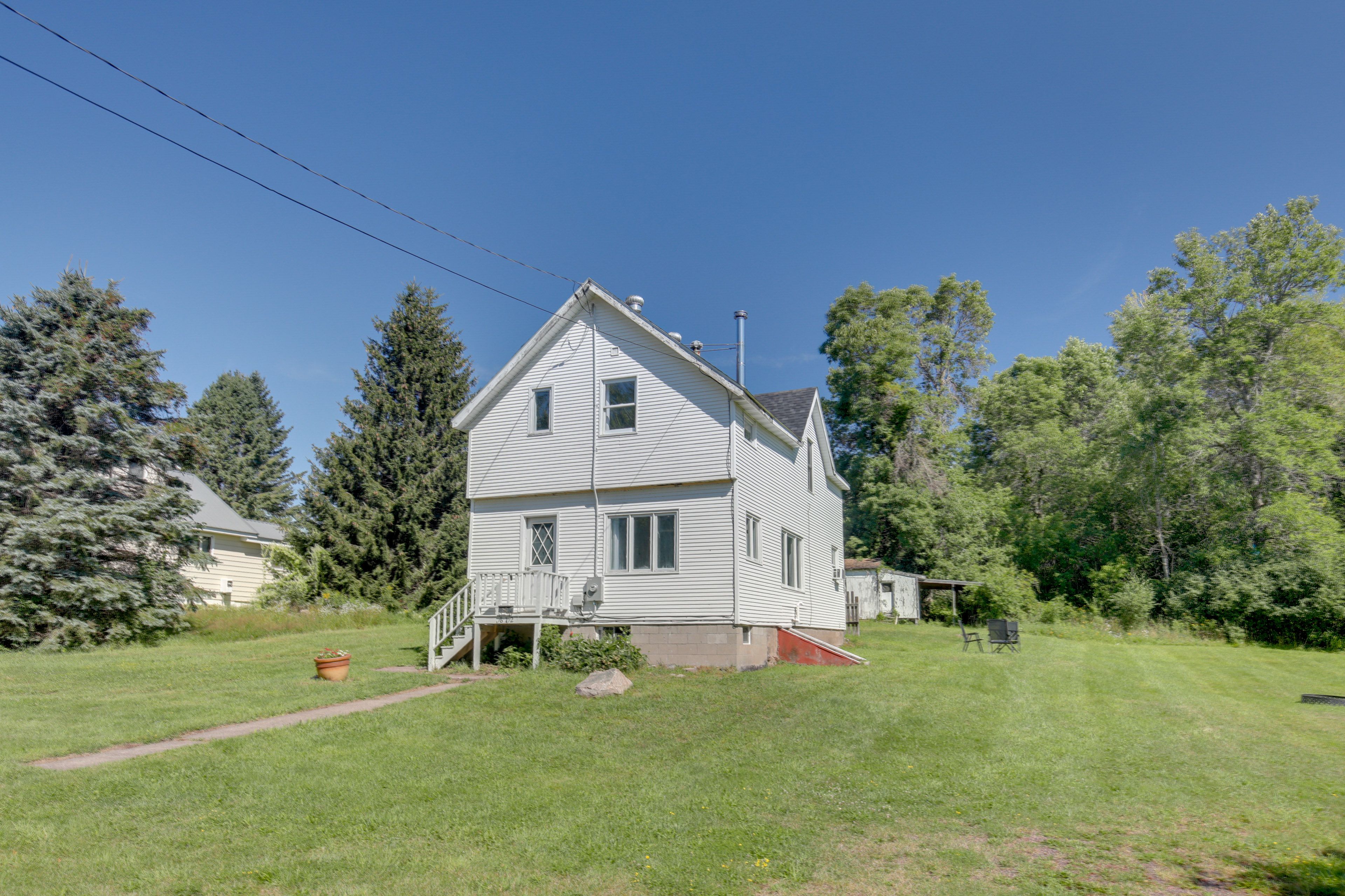 Parking | Driveway (3 Vehicles) | Street Parking | RV/Trailer Parking