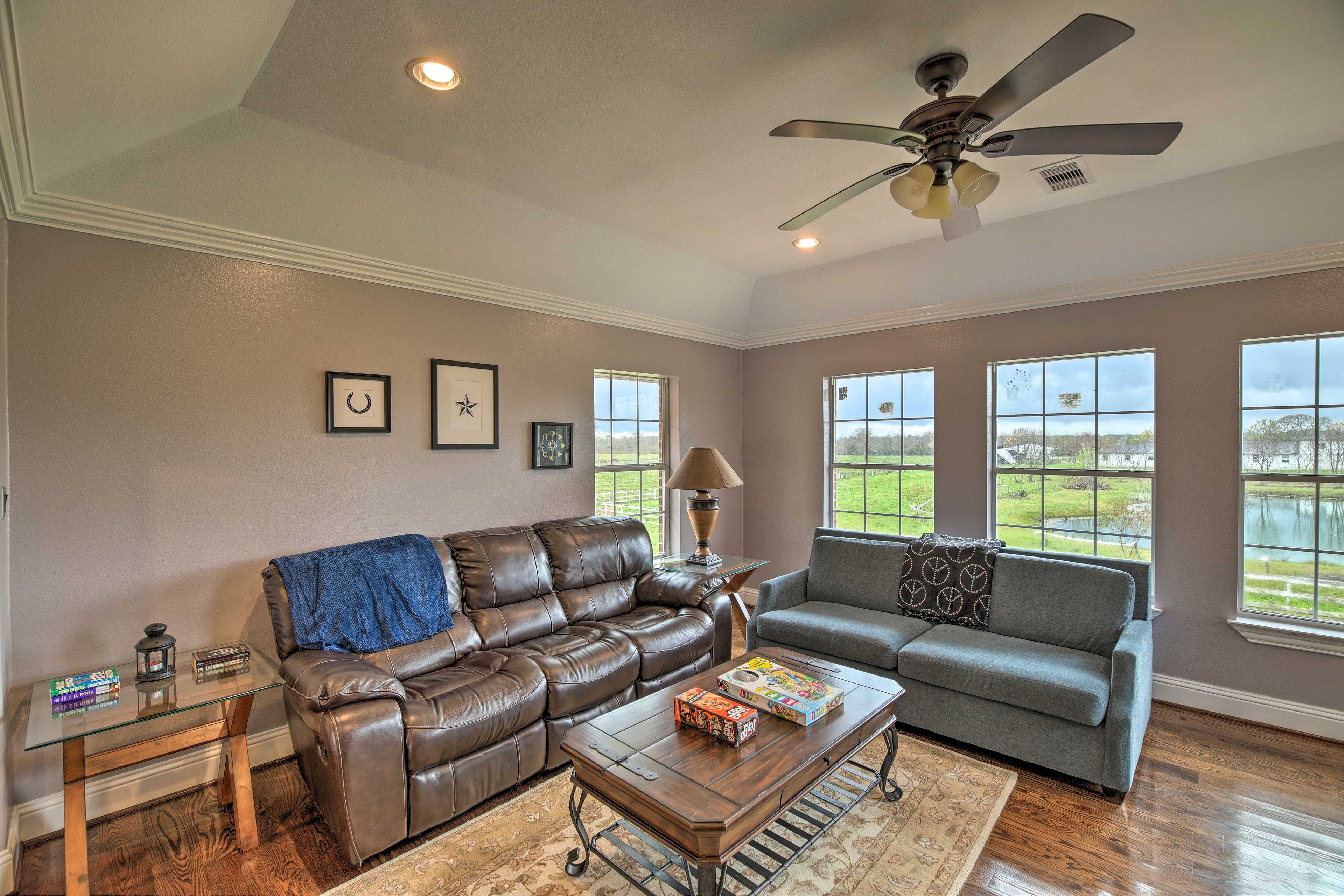 Upper Living Room | Sleeper Sofa