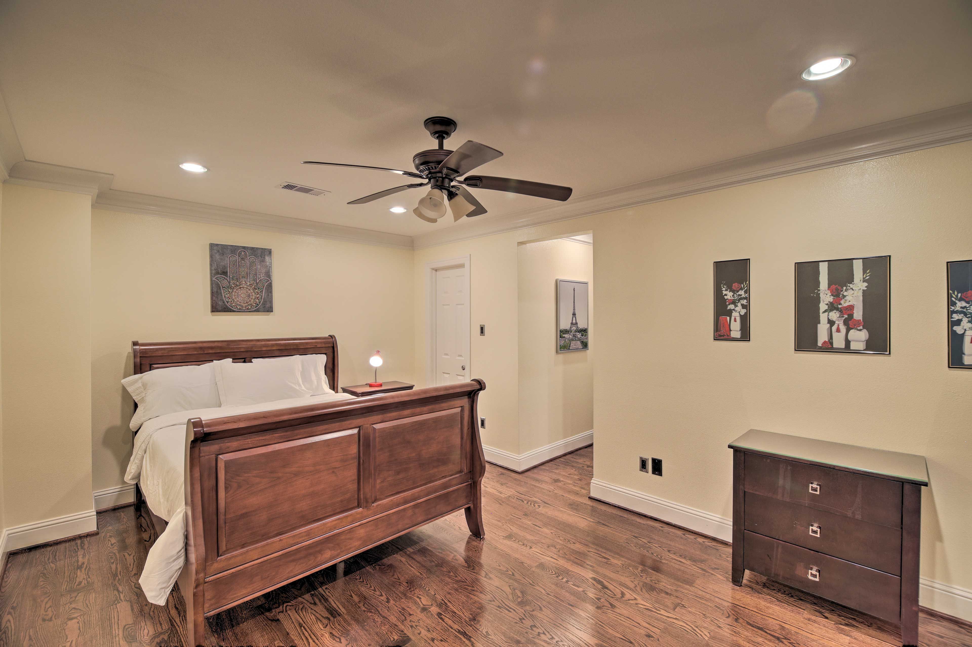 Bedroom 6 | Upper Level | Queen Bed