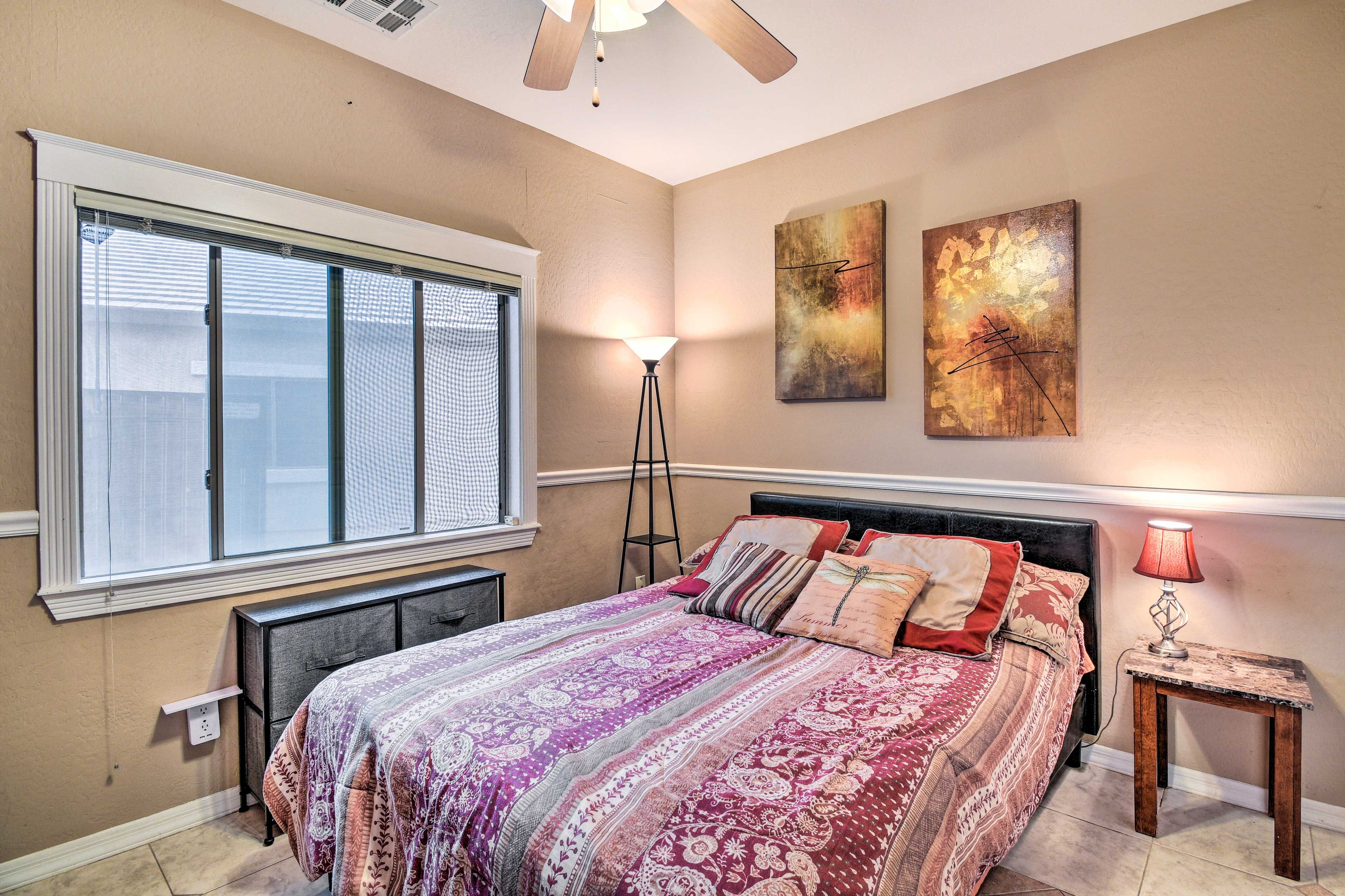Bedroom 2 | Queen Bed