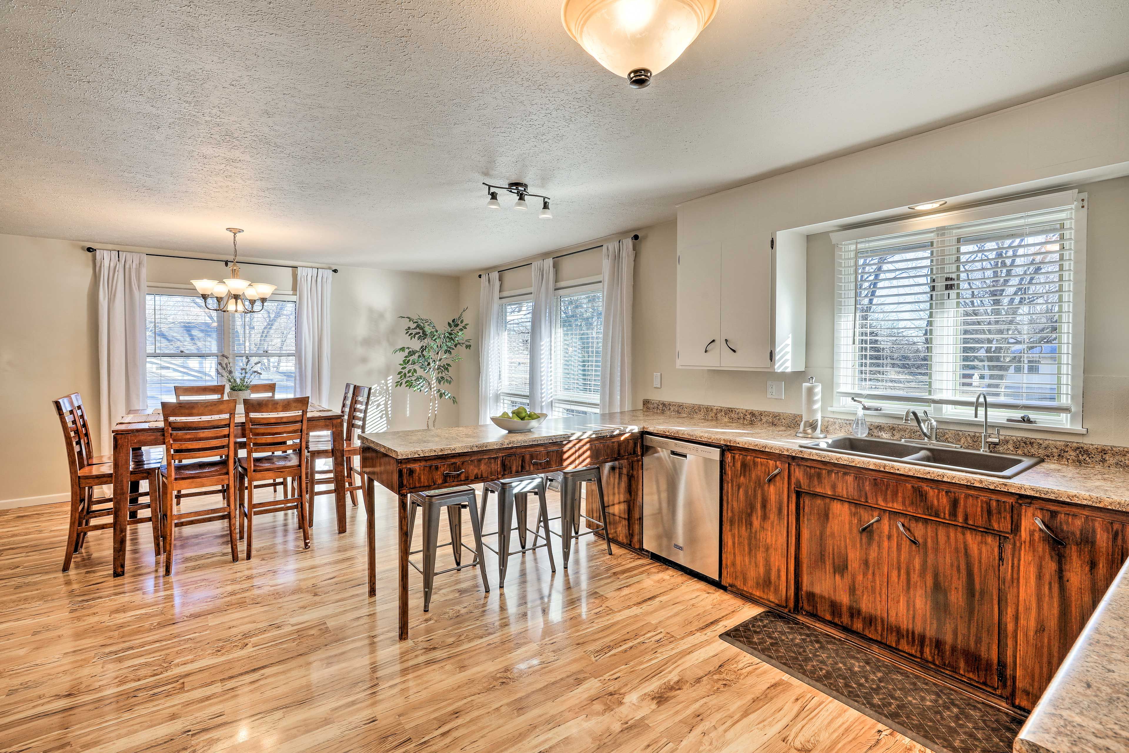 Kitchen | Crockpot | Complimentary Spices