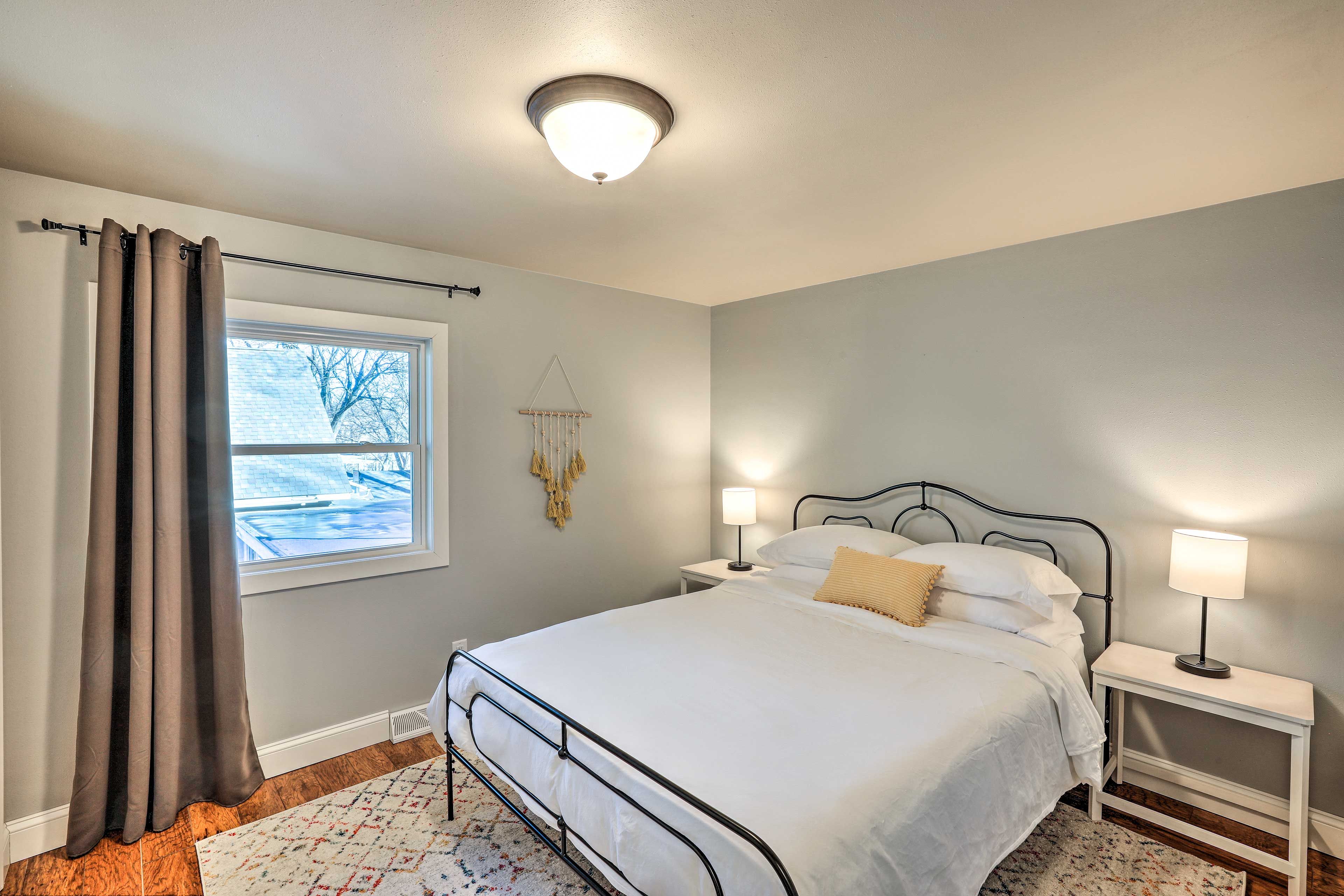 Bedroom 1 | Queen Bed | Upper Level