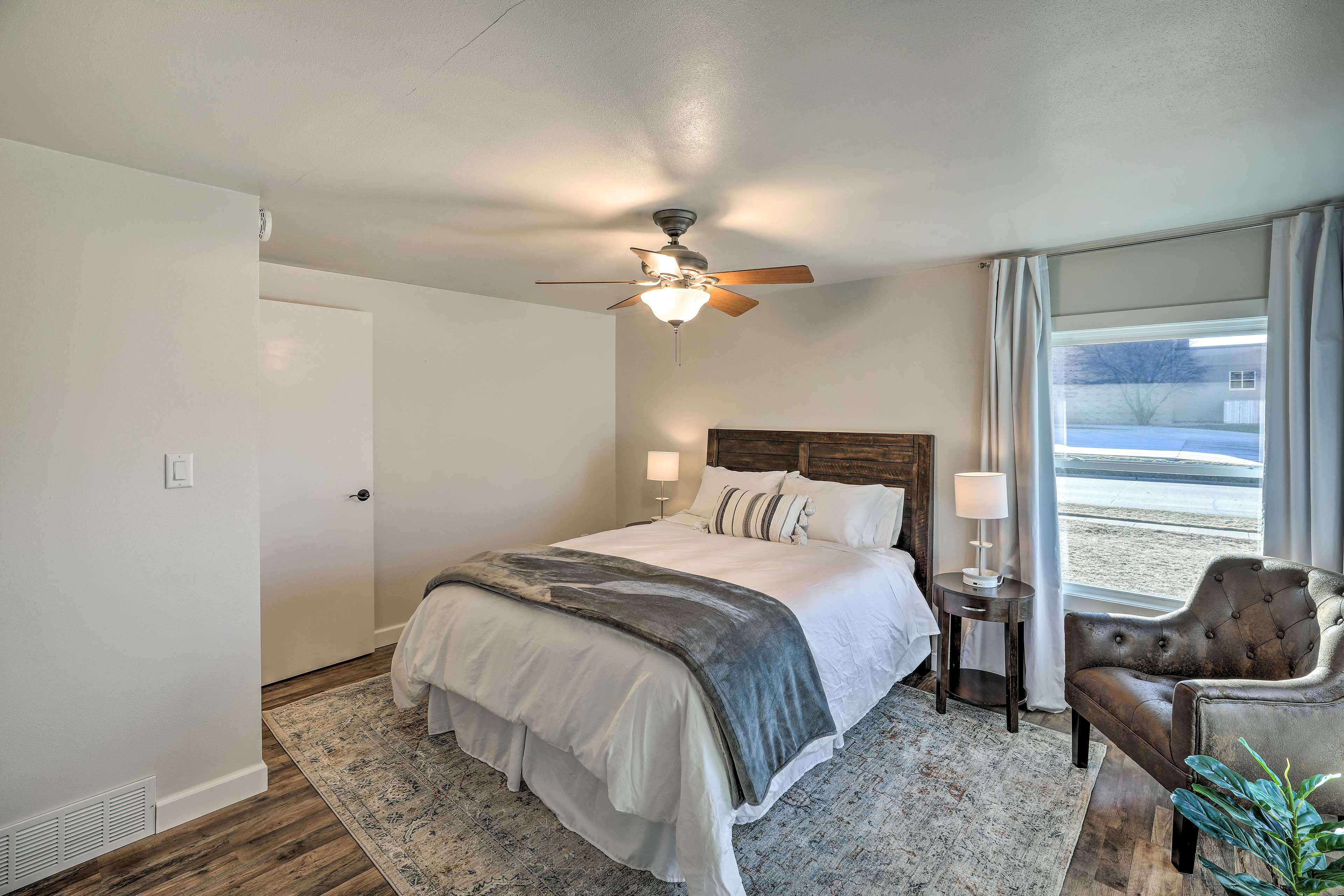 Bedroom 3 | Queen Bed | Upper Level