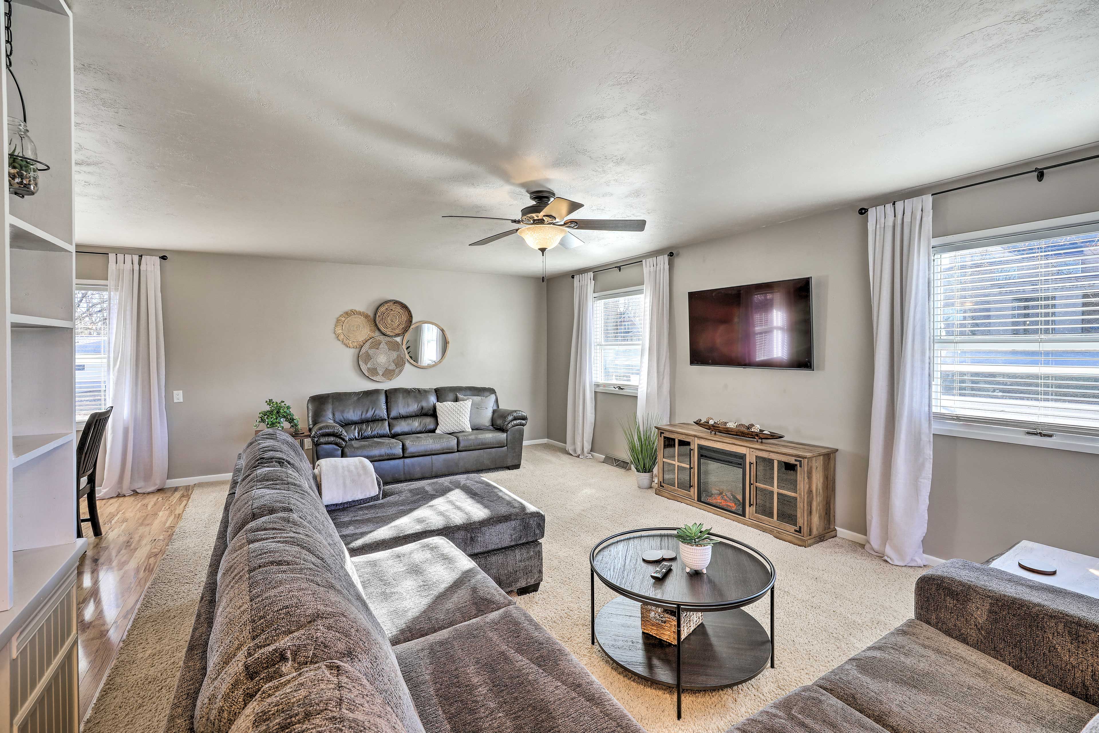 Living Room | Smart TV | Electric Fireplace