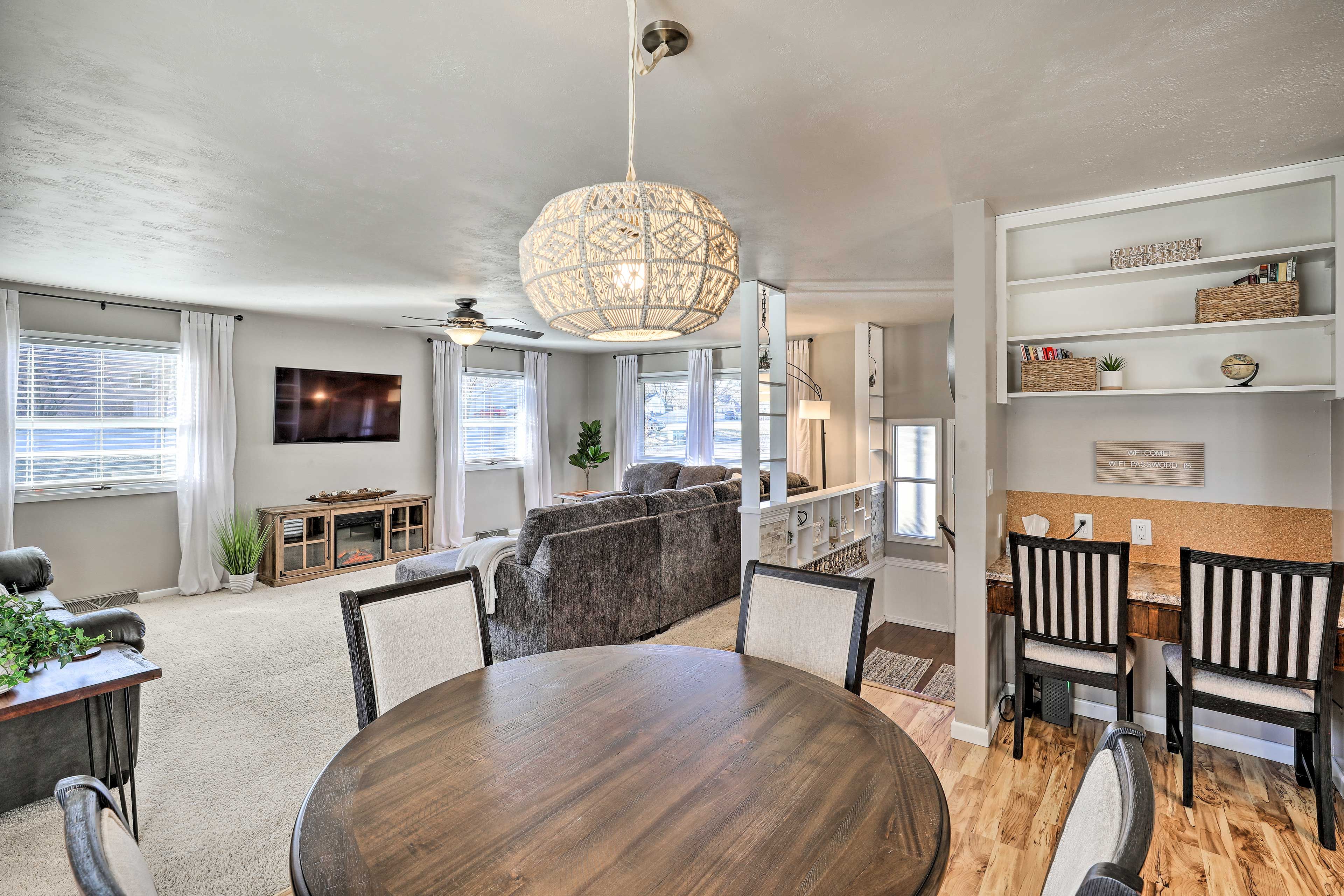 Dining Area | Dishware Provided