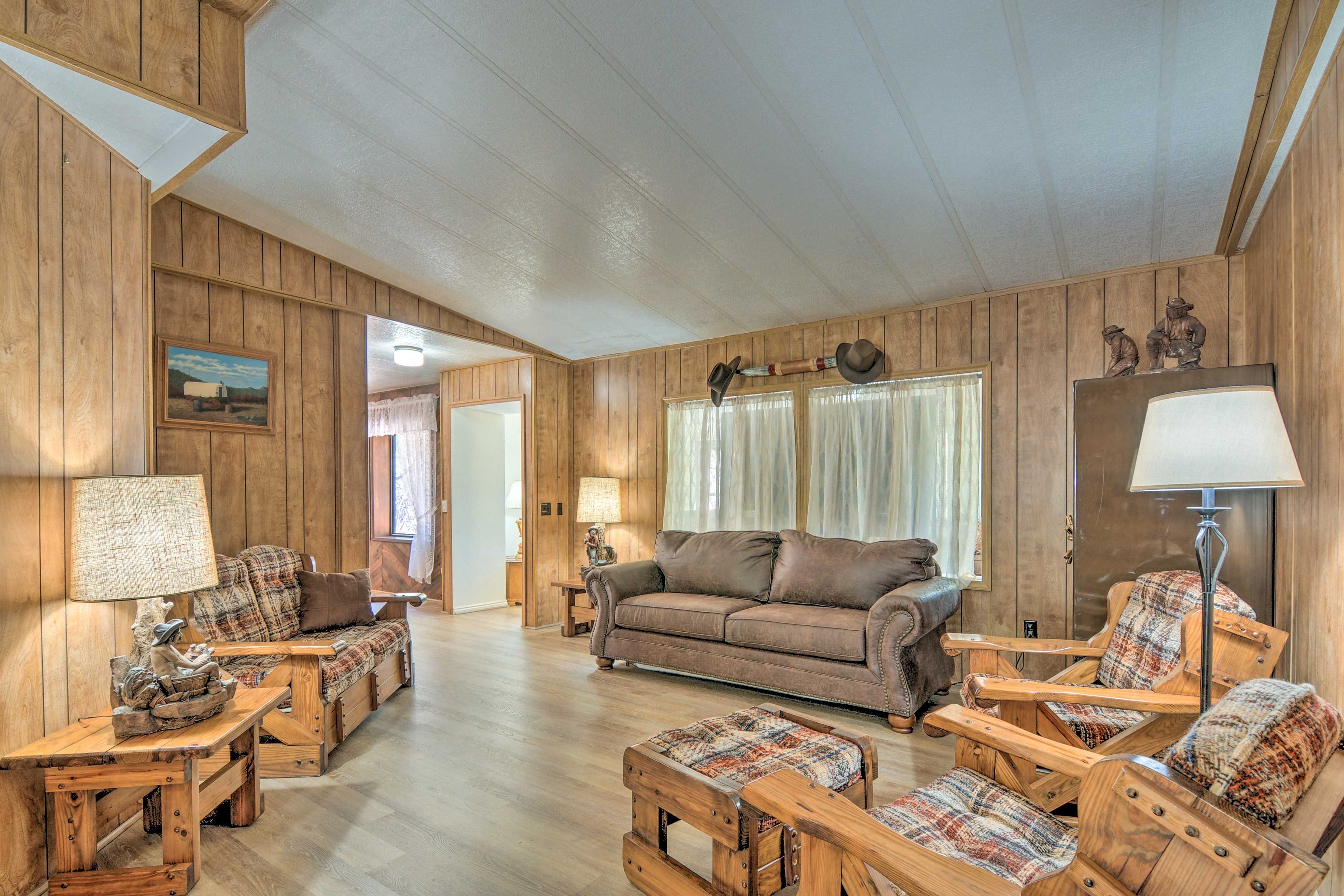 Sitting Room | Free WiFi