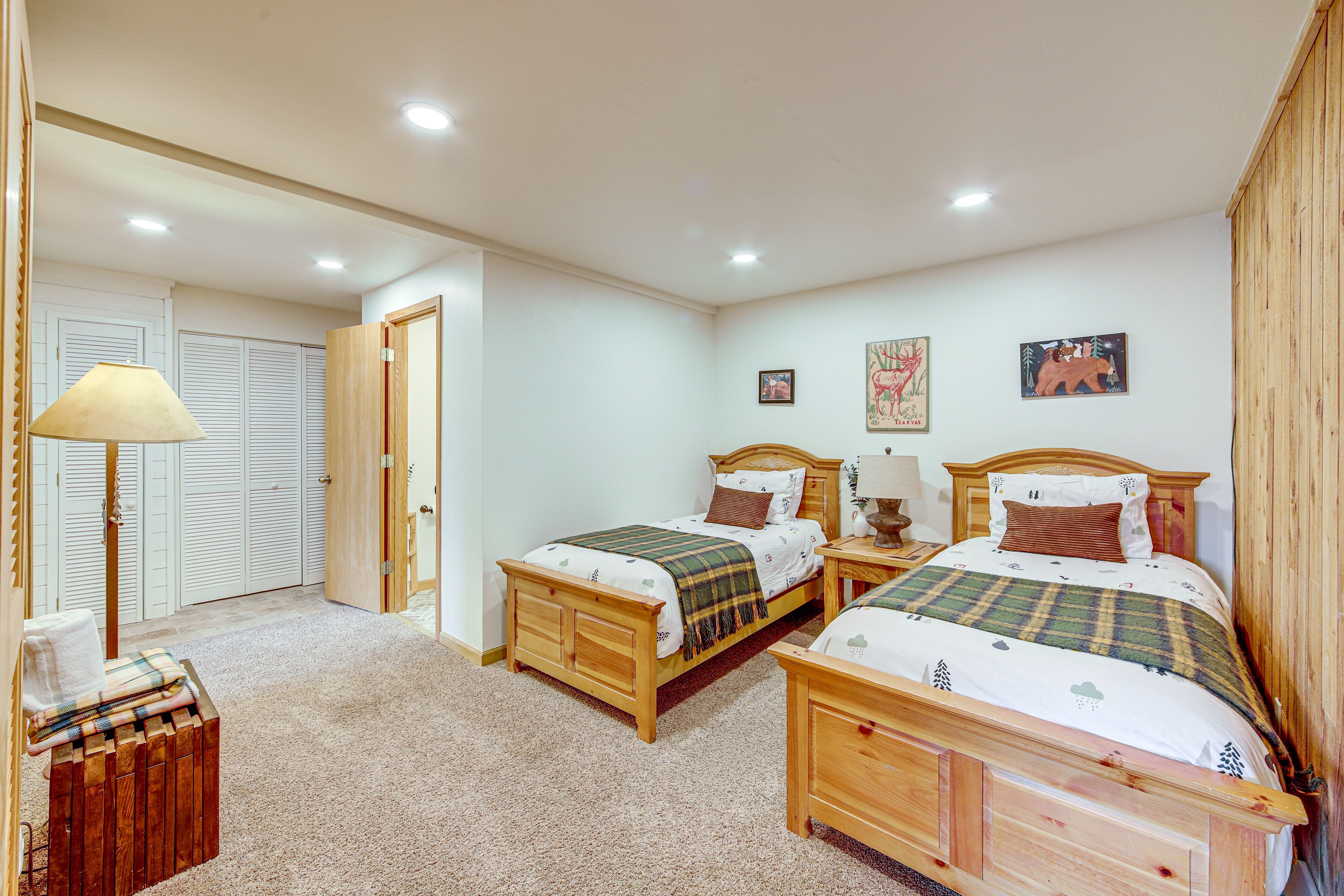 Bedroom 4 | 2 Twin Beds | Ground Floor | En-Suite Bathroom