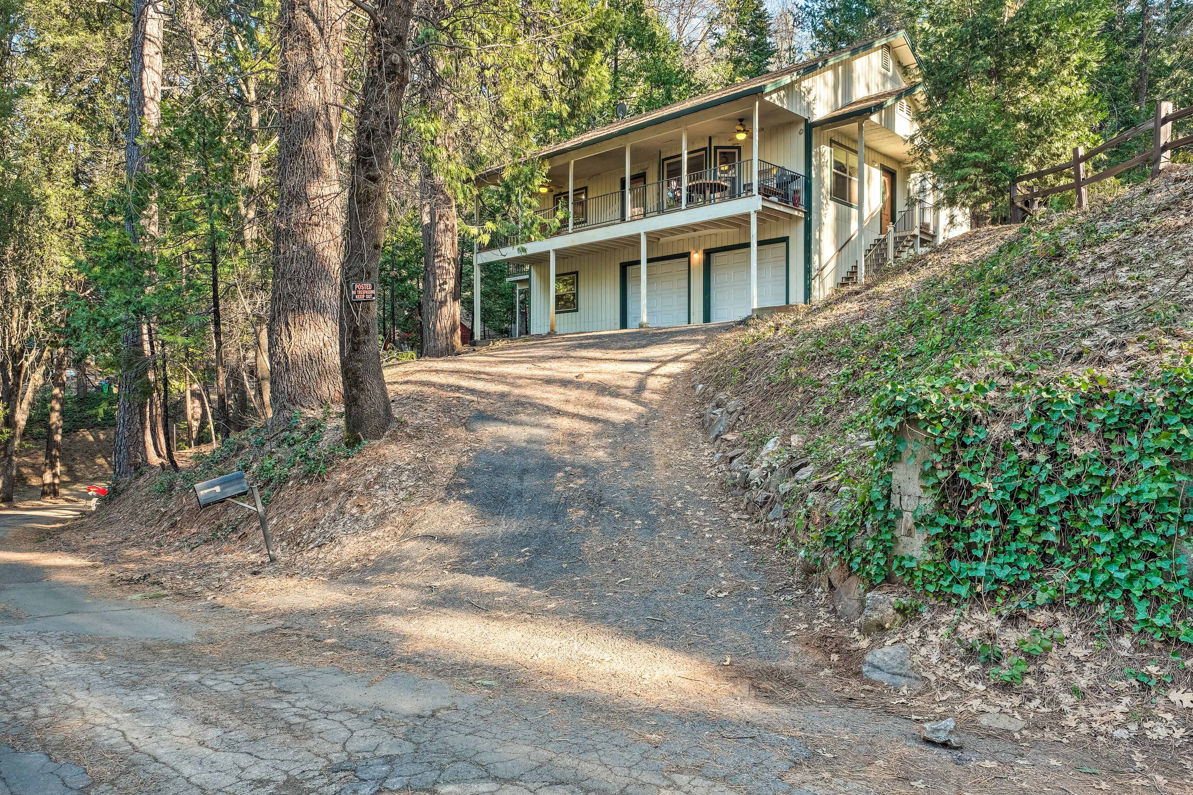 Property Exterior | Steep Driveway