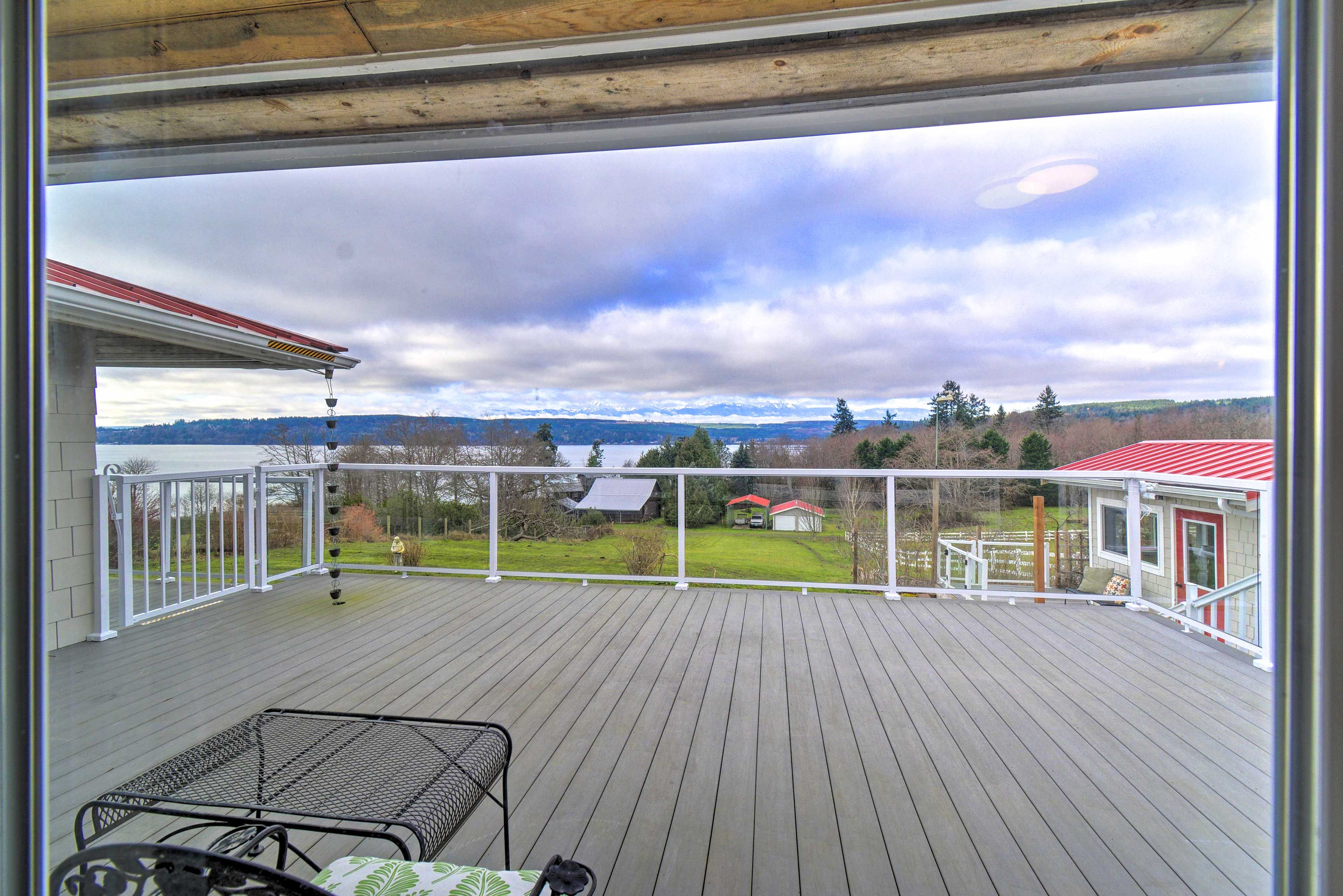 Deck | Mountain Views