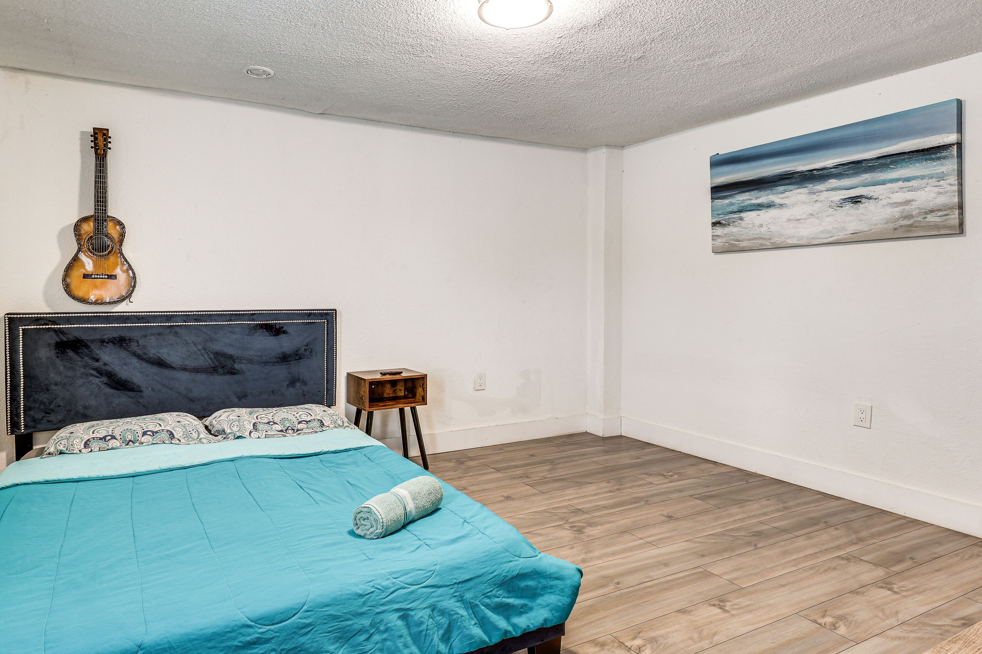 Bedroom 2 | 1st Floor | Queen Bed