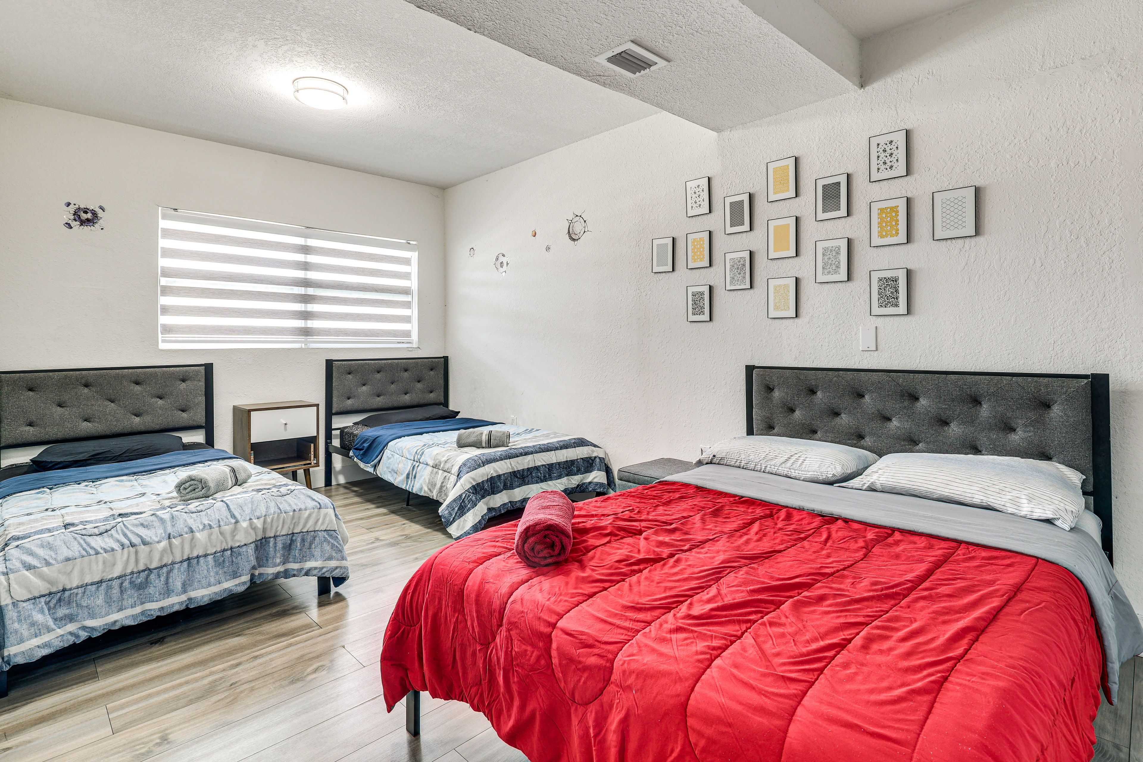Bedroom 4 | 1st Floor | Queen Bed | 2 Twin Beds