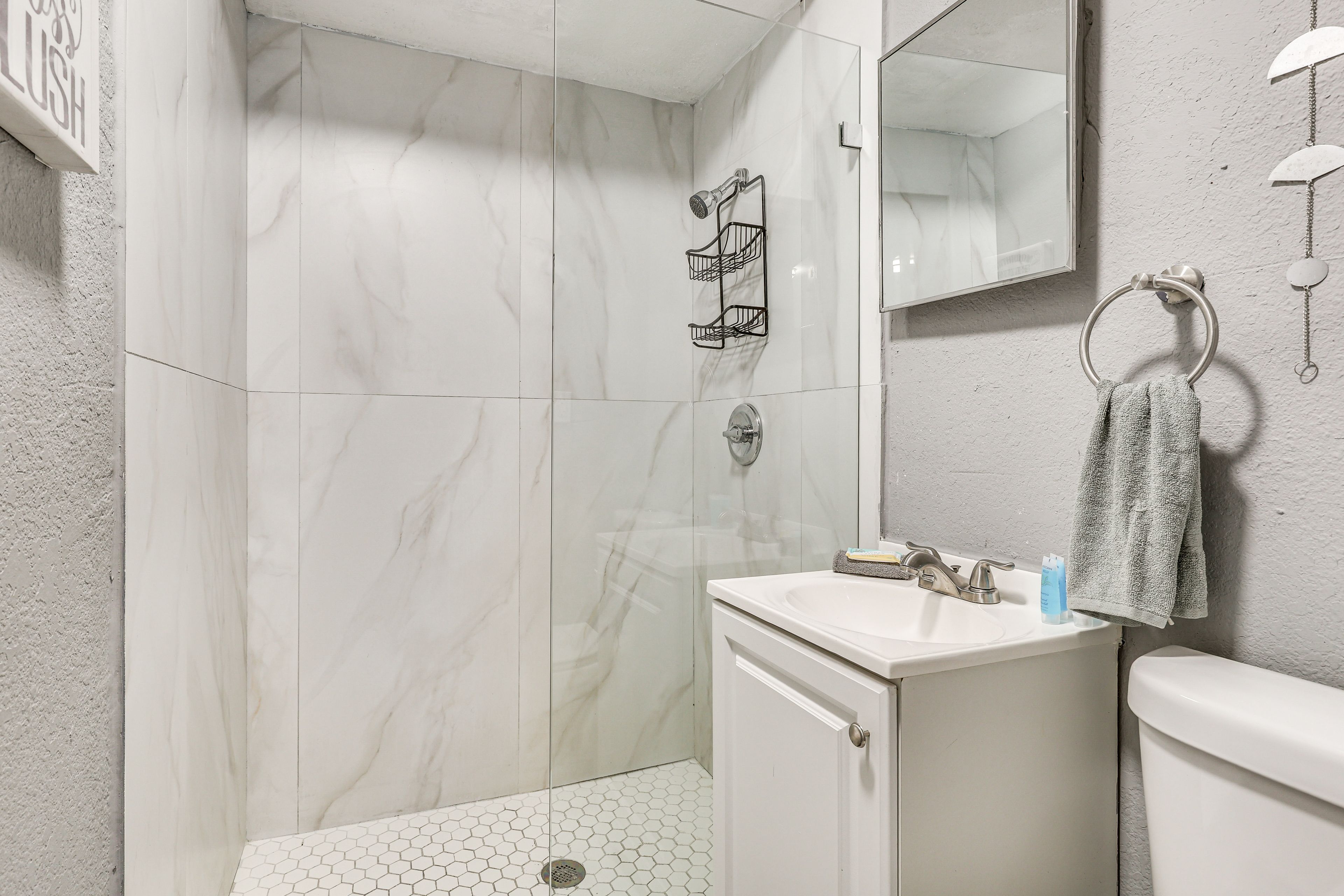 Full Bathroom | 1st Floor