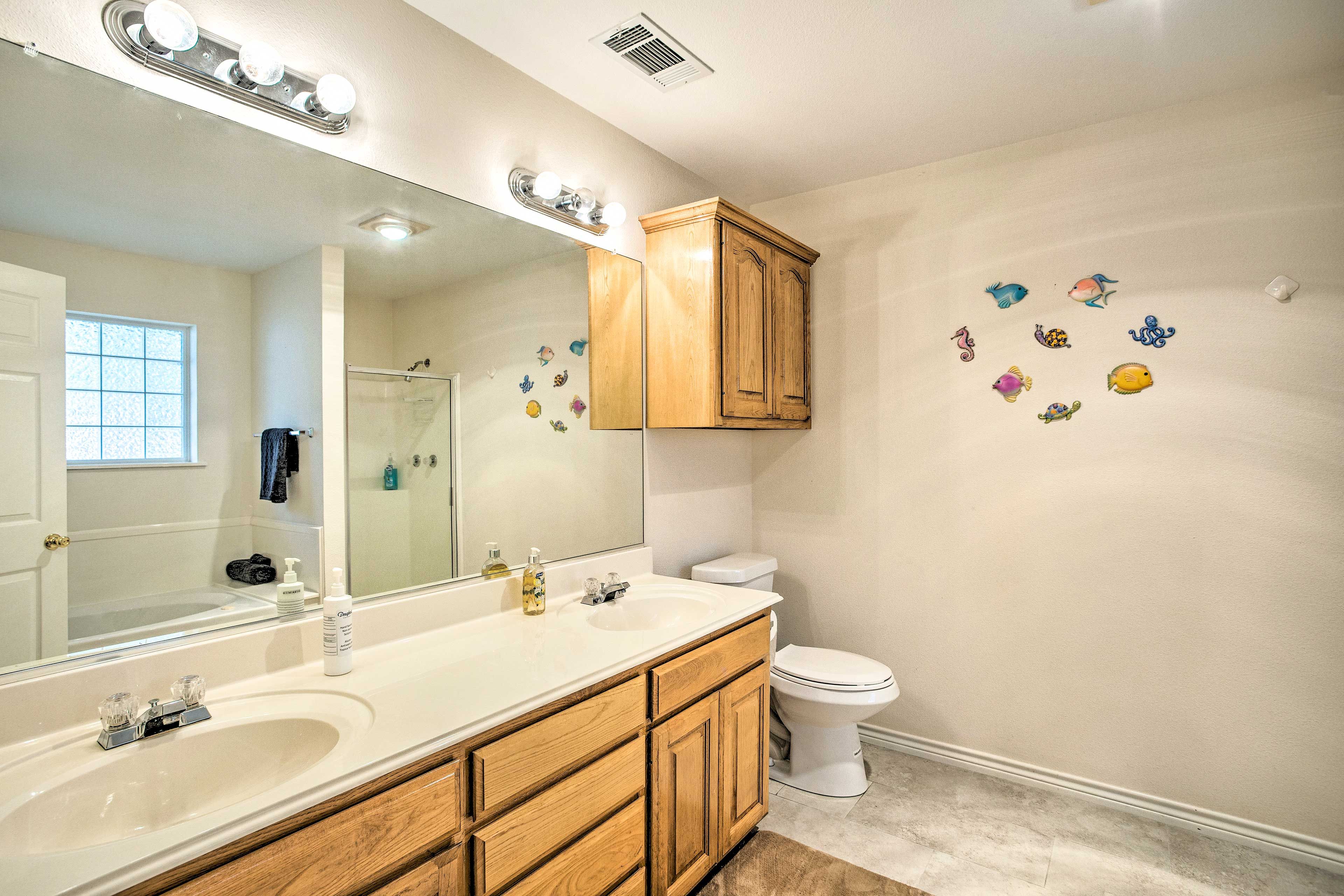 En-Suite Bathroom | Towels Provided | Hair Dryer