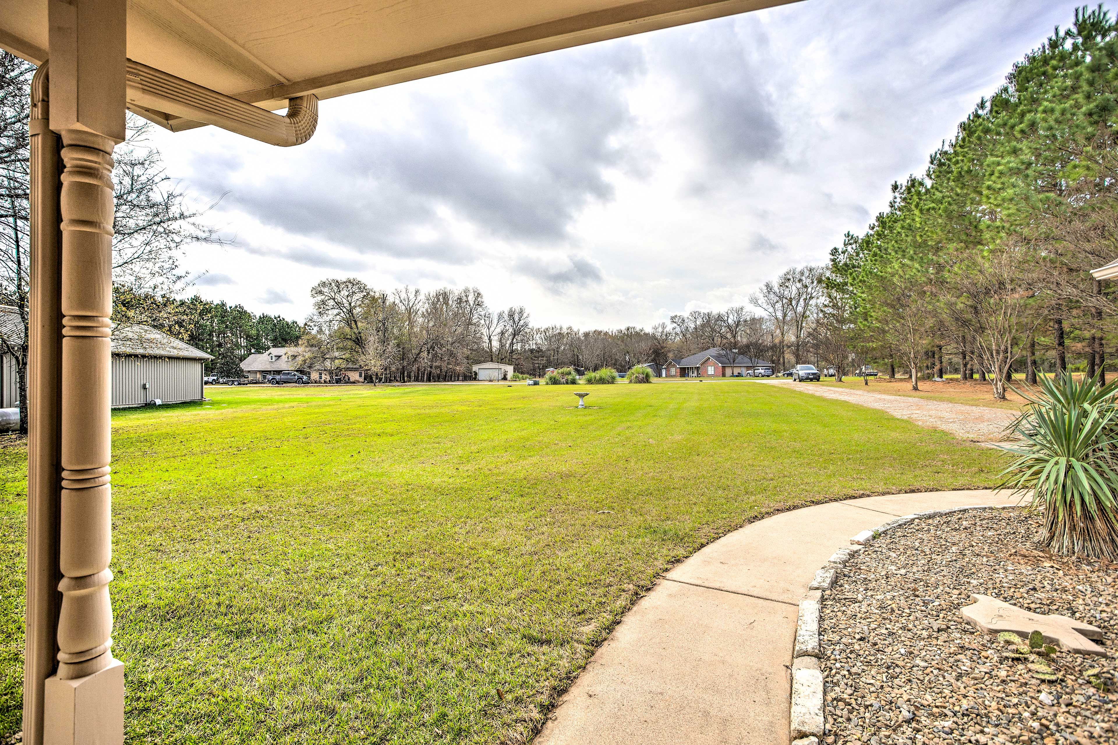 Exterior | Front Yard