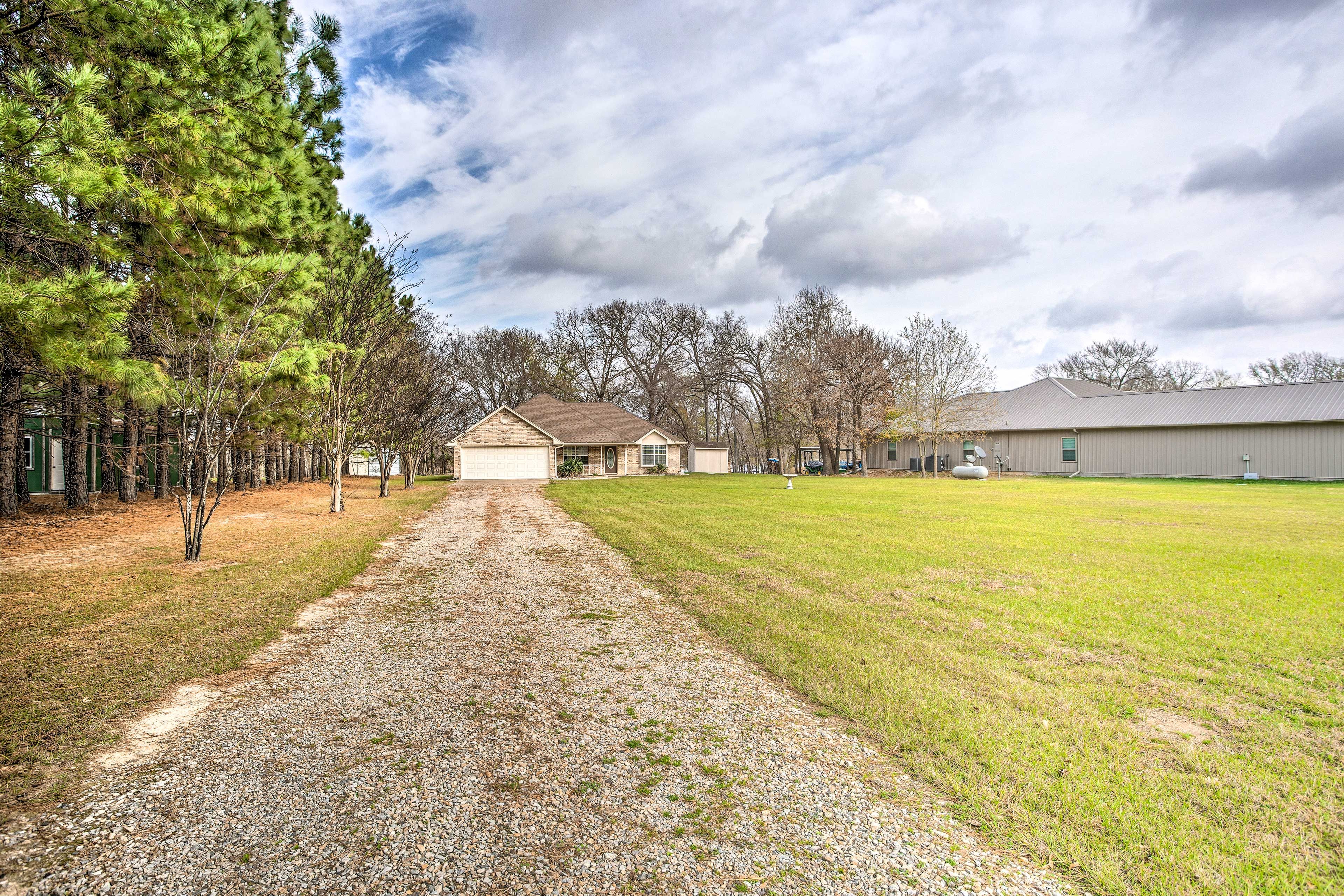 Parking | Garage (1 Vehicle) | Driveway (3 Vehicles) | Boats/Trailers Welcome