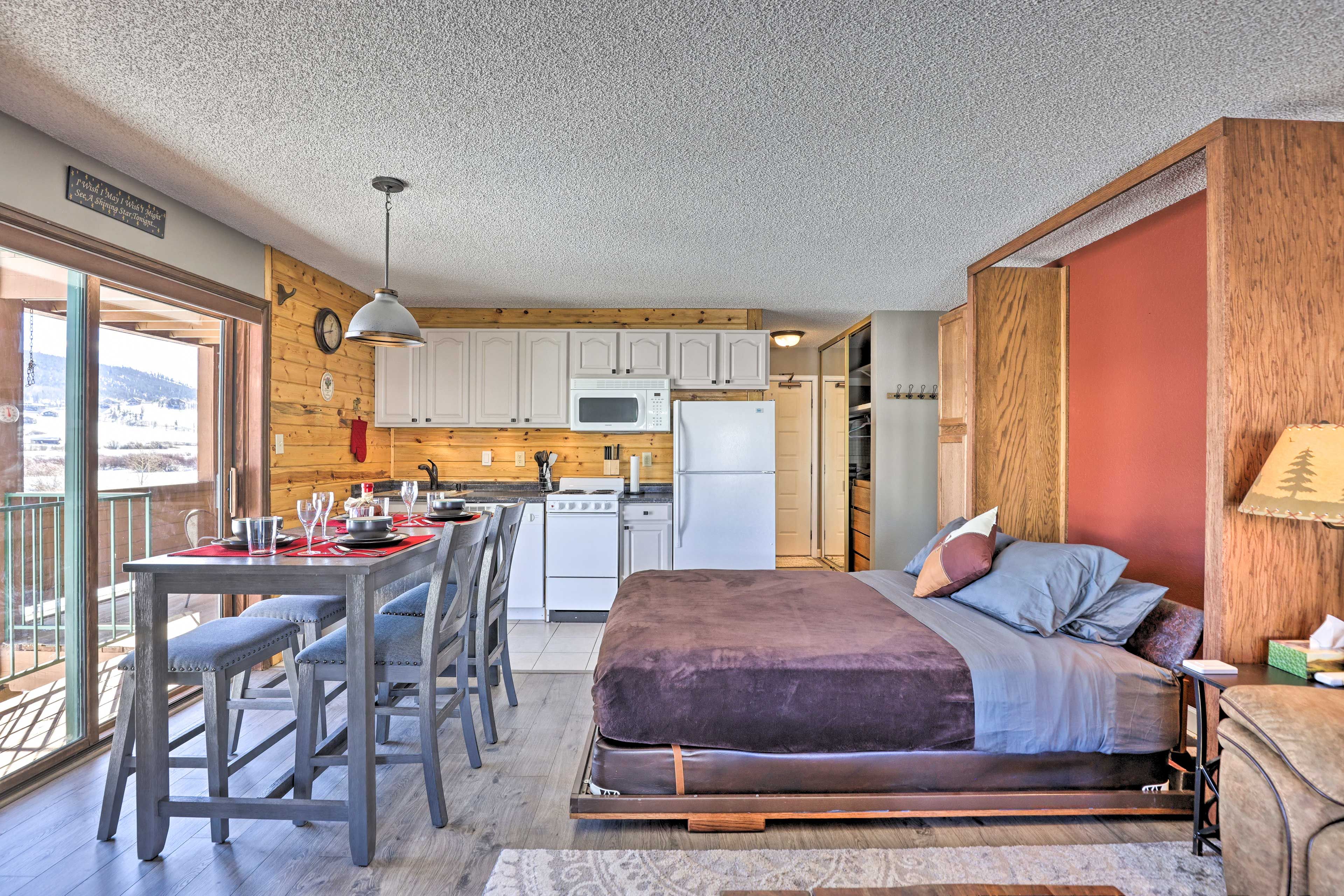 Main Living Space | Queen Murphy Bed