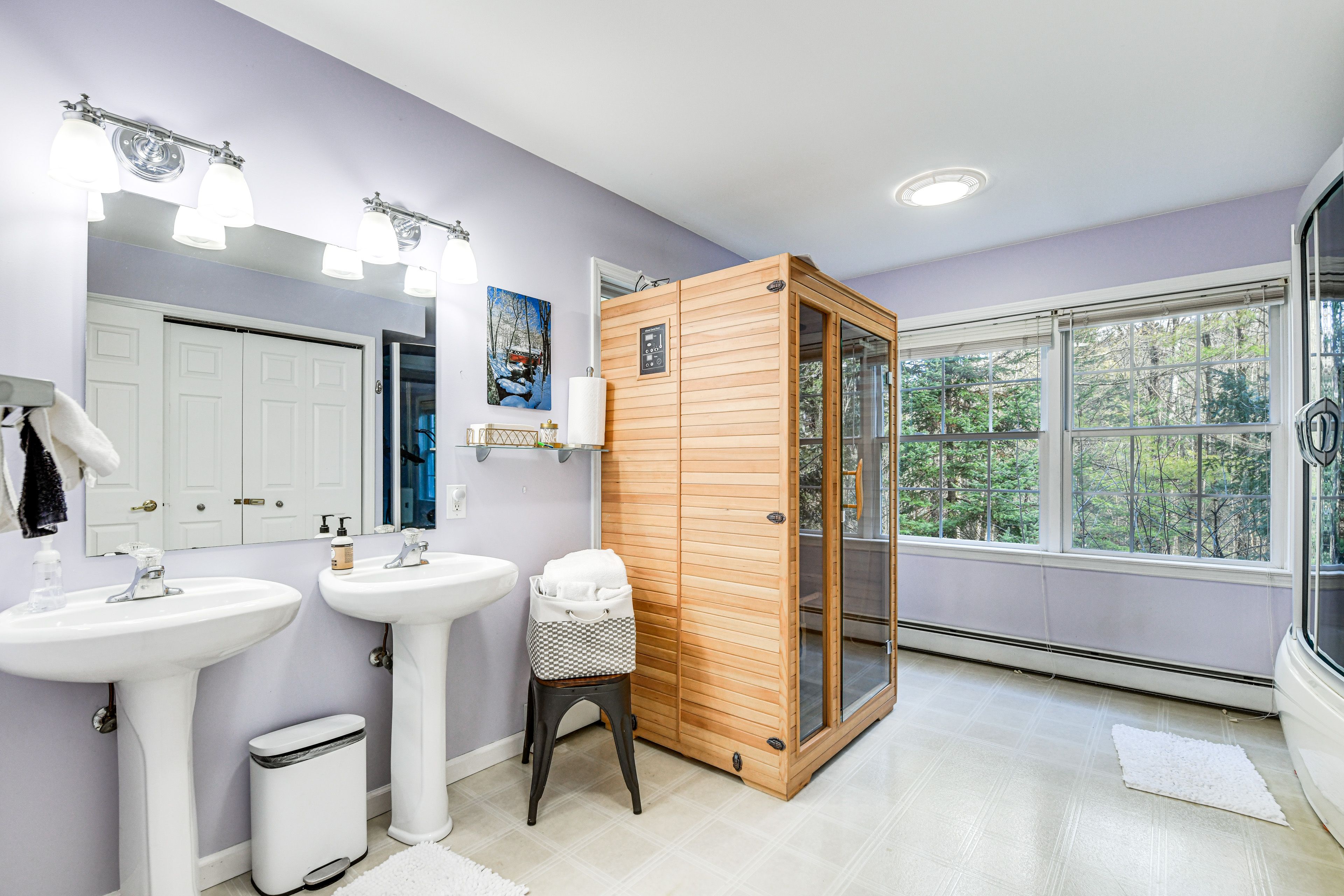 En-Suite Bathroom & Sauna | Complimentary Toiletries