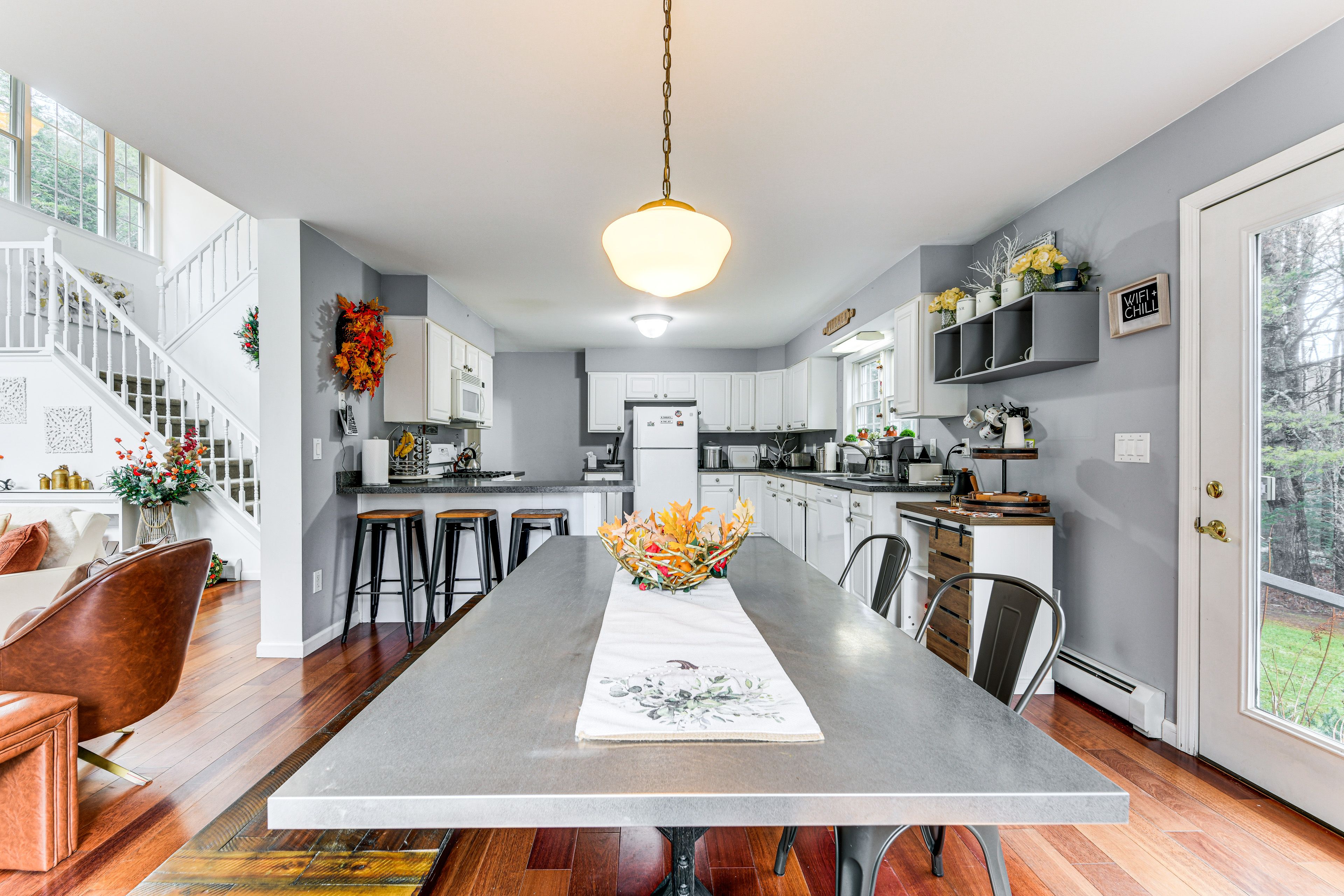Dining Area | Dishware & Flatware