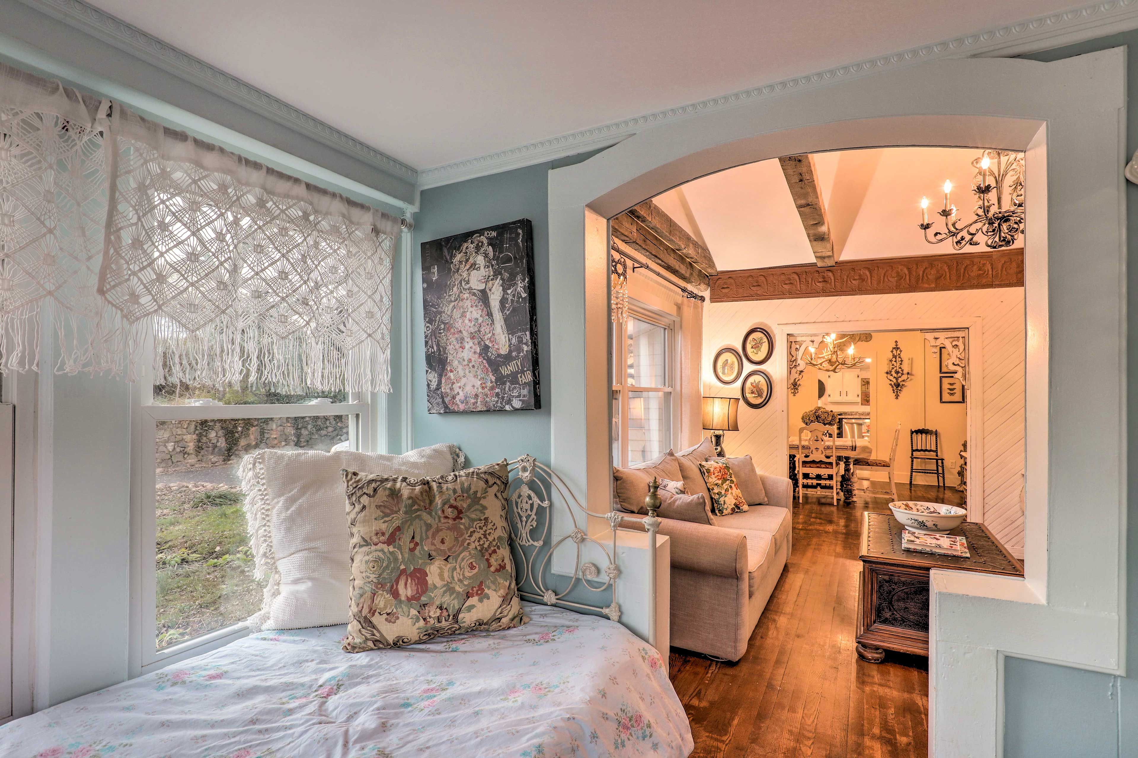 Keyhole Room | Single-Story Home | Twin Daybed | Free WiFi
